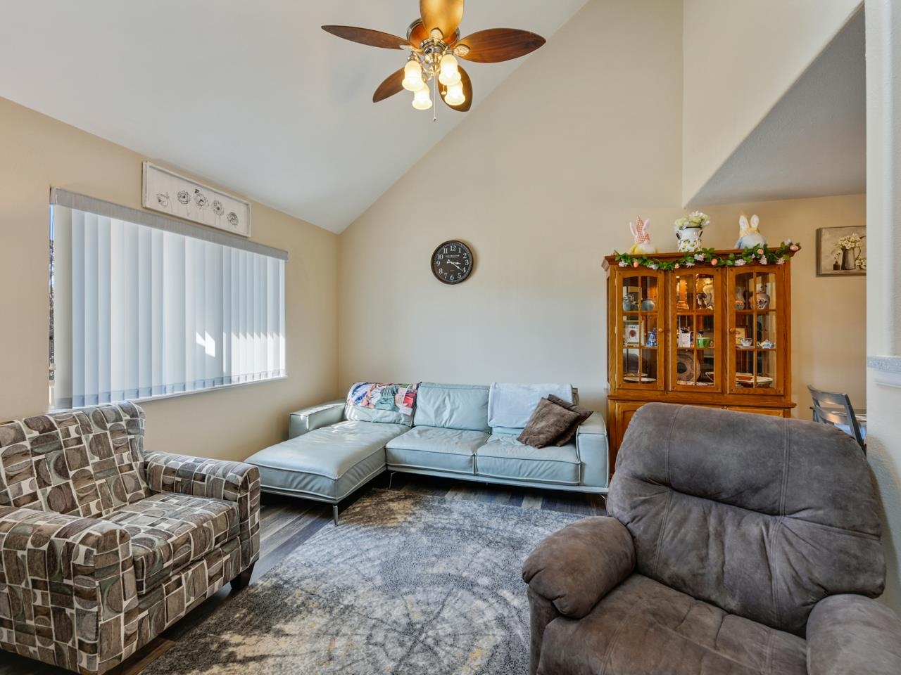 384 Sunnyside Circle Property Photo 5