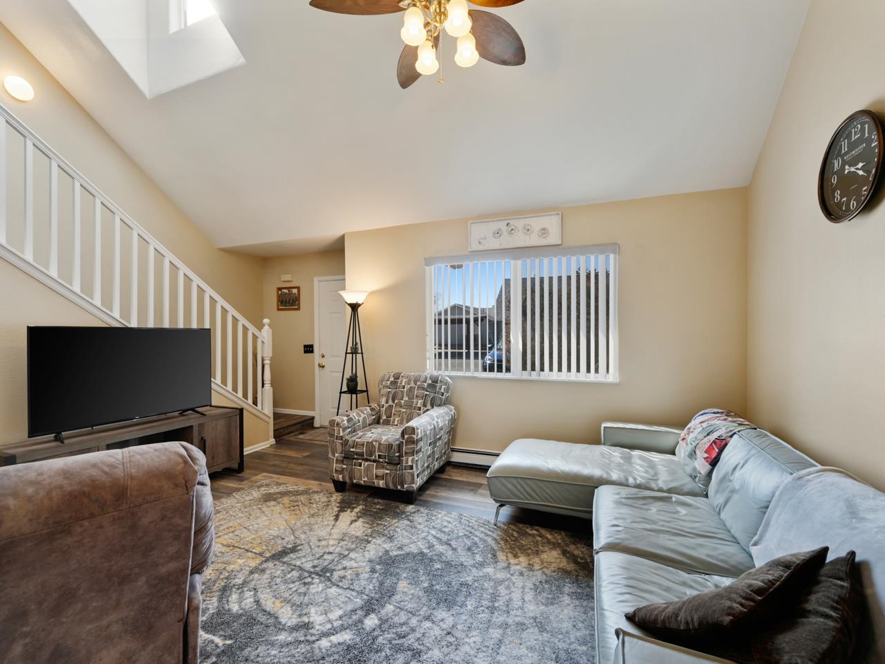384 Sunnyside Circle Property Photo 7