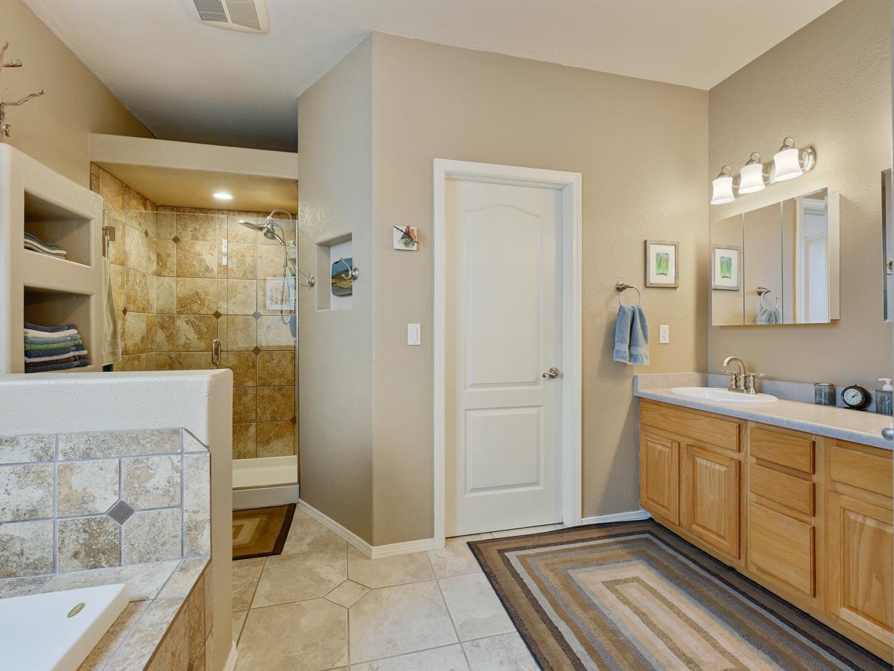 671 Silverplume Drive Property Photo 15
