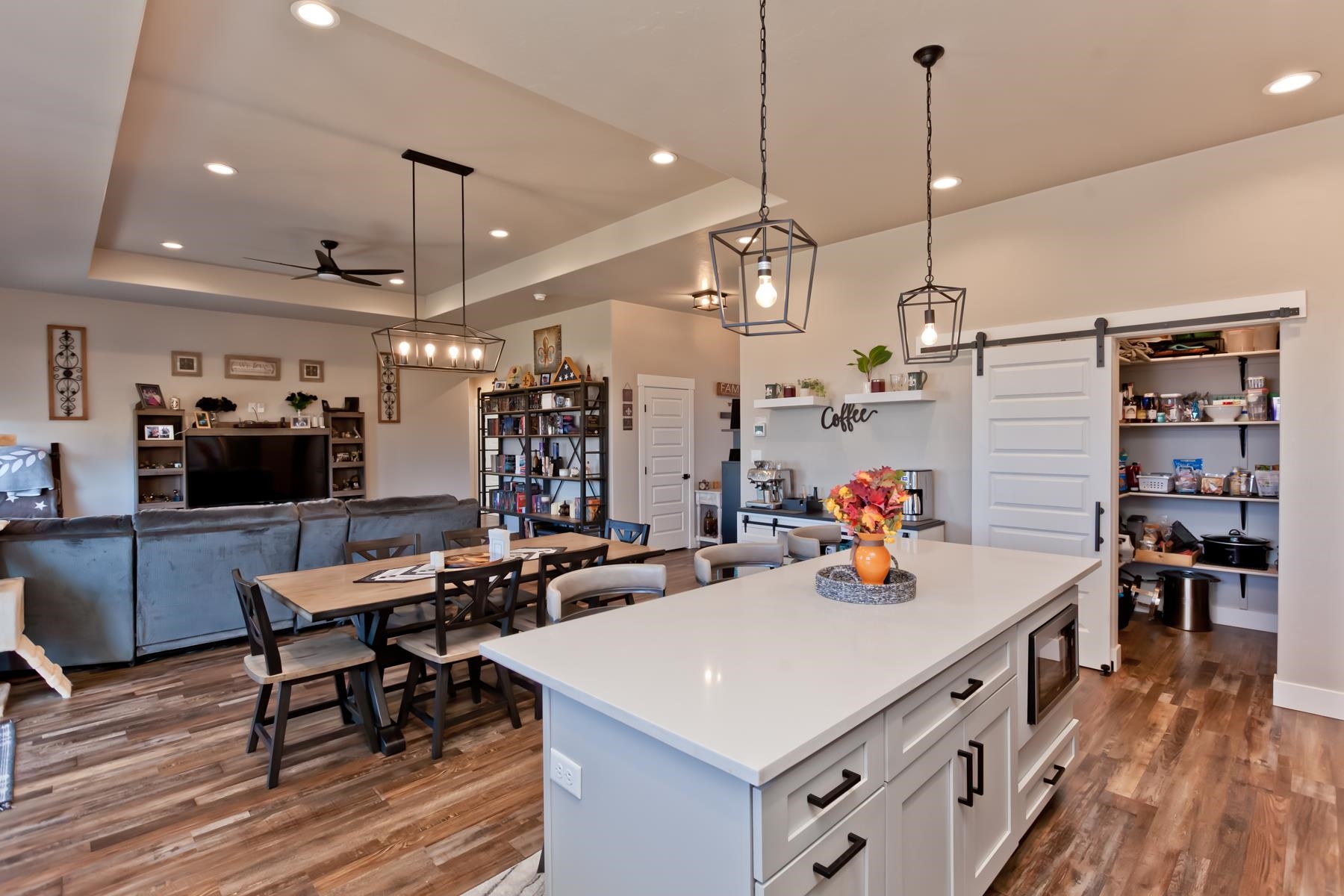 777 Snaffle Bit Street Property Photo 6