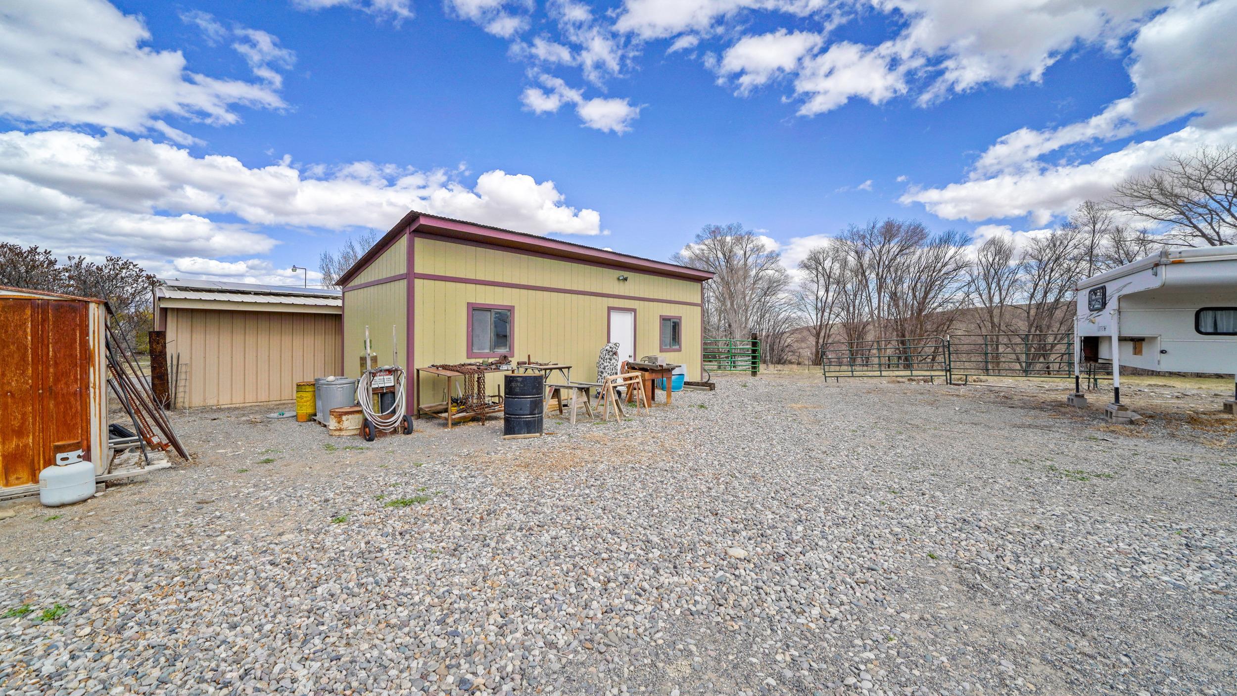 6668 1900 Road Property Photo 4