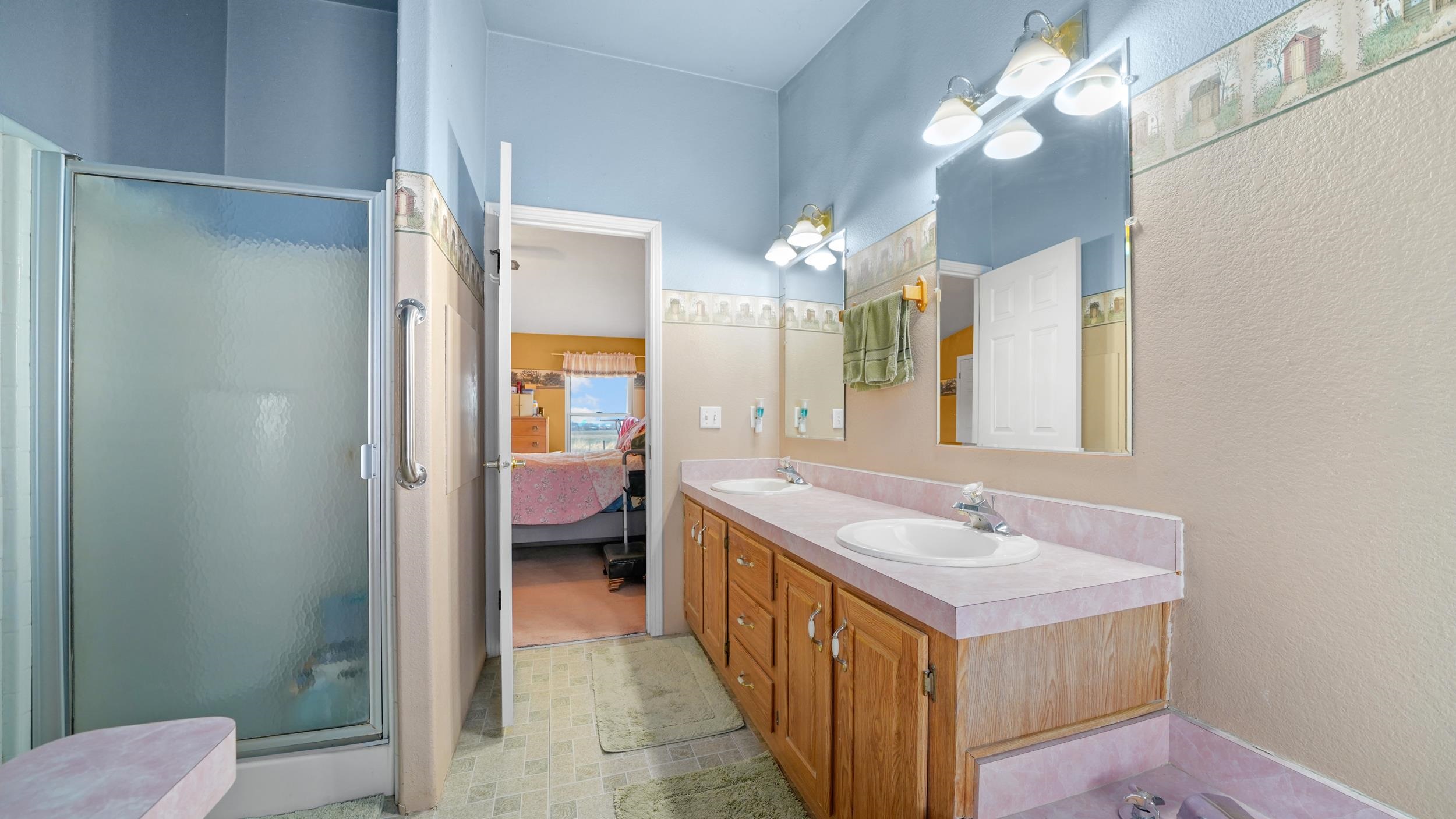 6668 1900 Road Property Photo 9