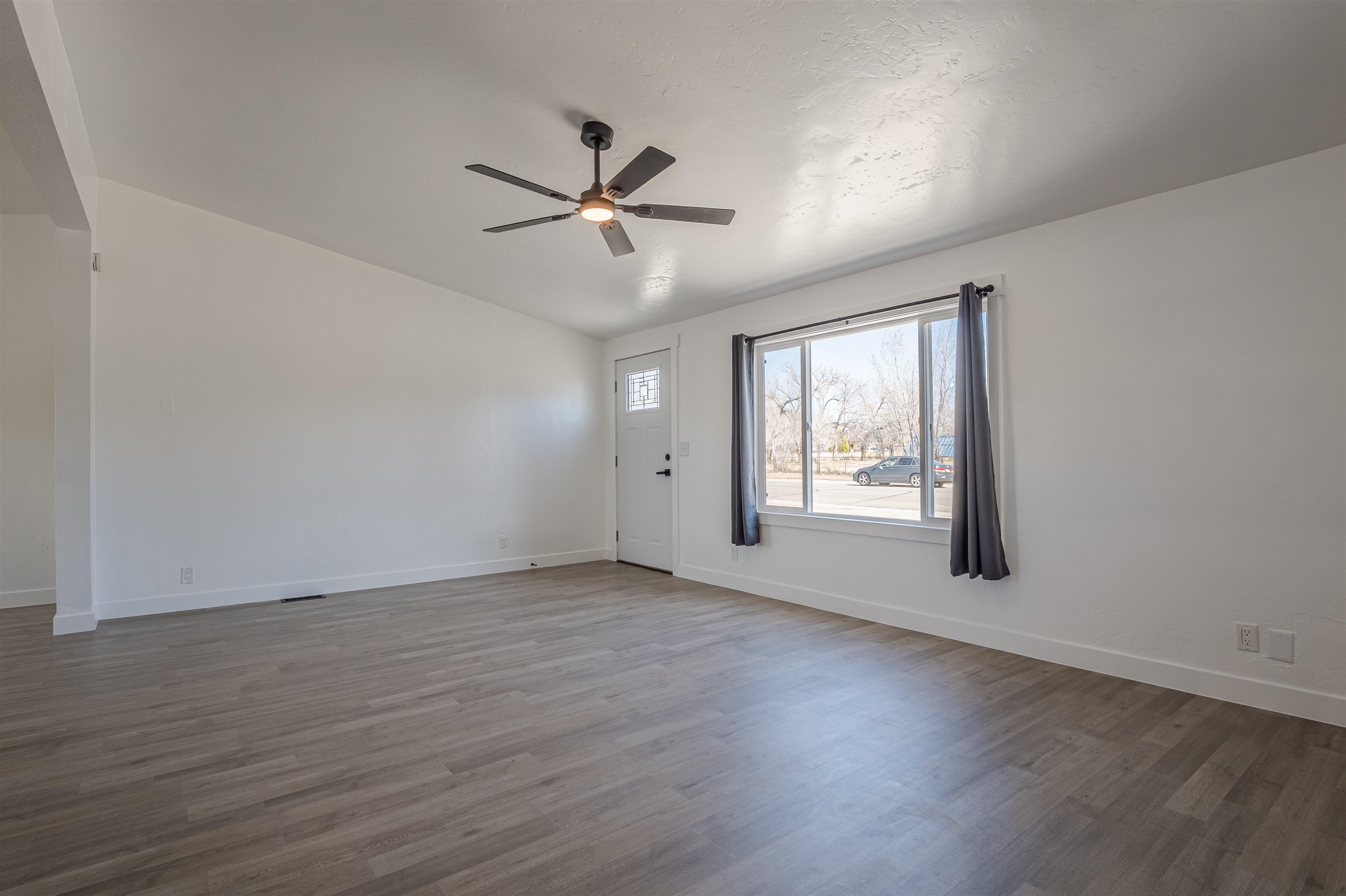 955 E Carolina Avenue Property Photo 3