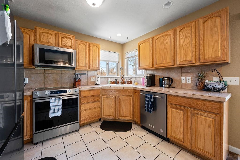 2860 B 3/4 Road Property Photo 9
