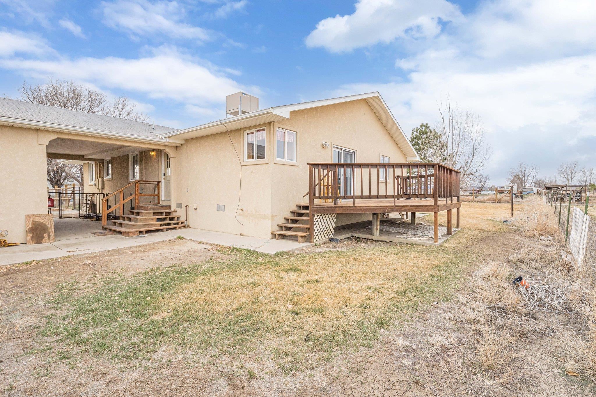 1895 L Road Property Photo 1