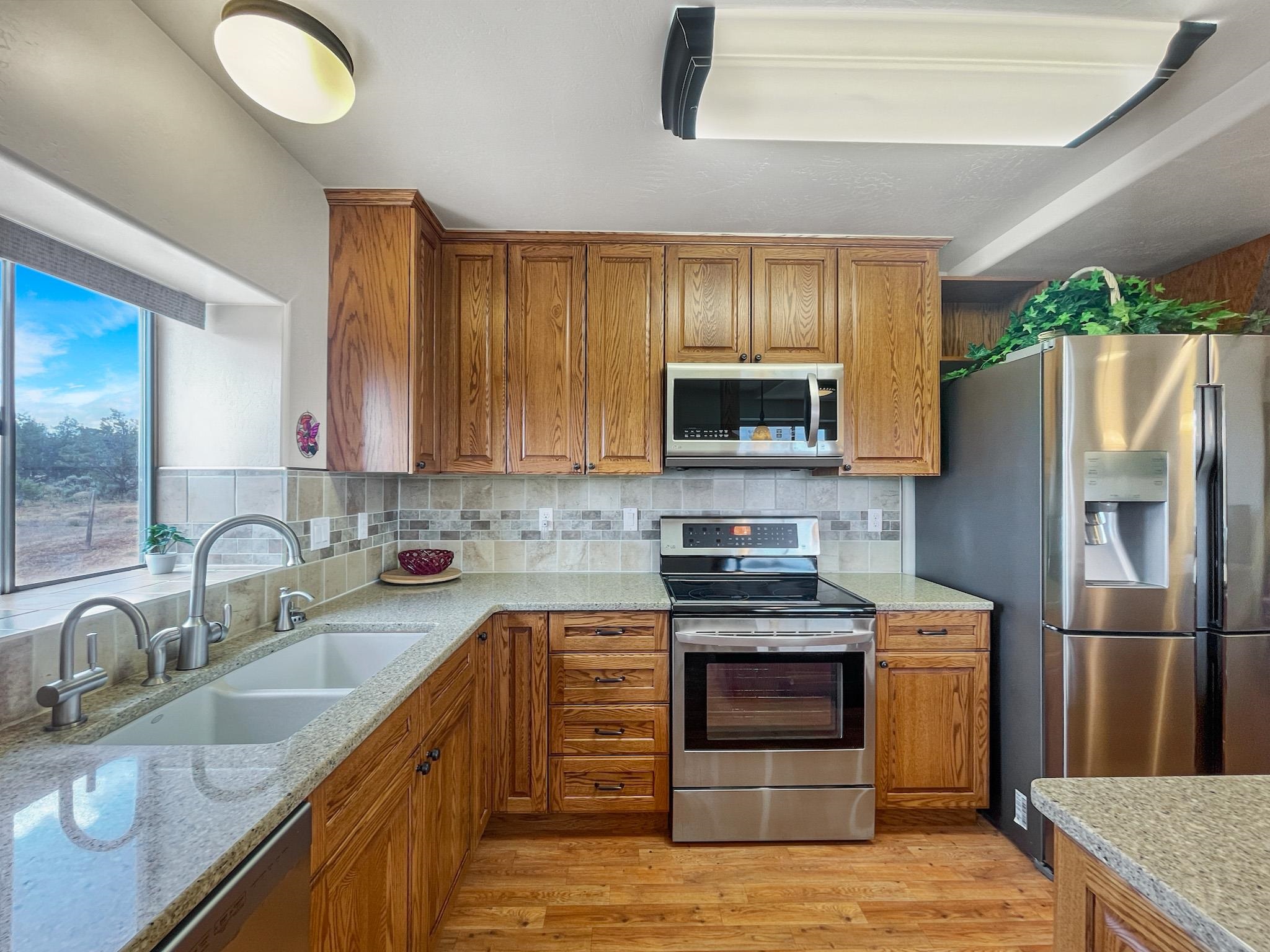 2984 Black Canyon Road Property Photo 7