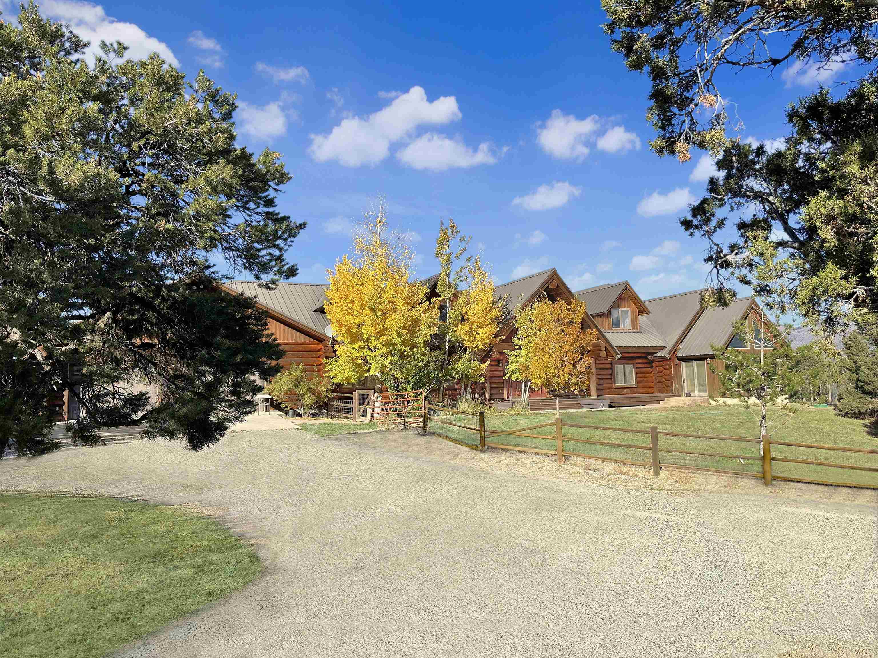 1830 Black Canyon Road Property Photo