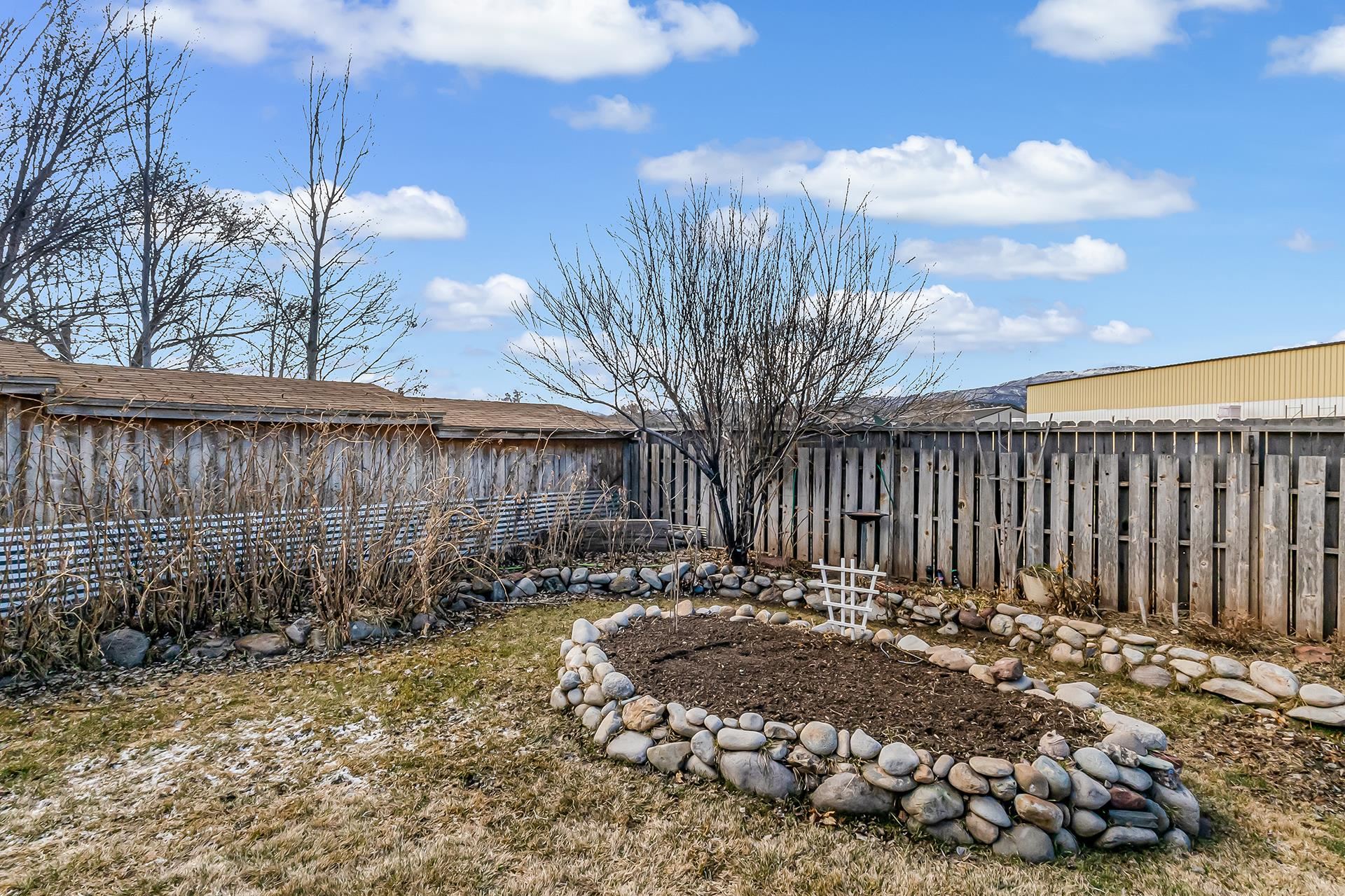1035 Wheel Circle Property Photo 9