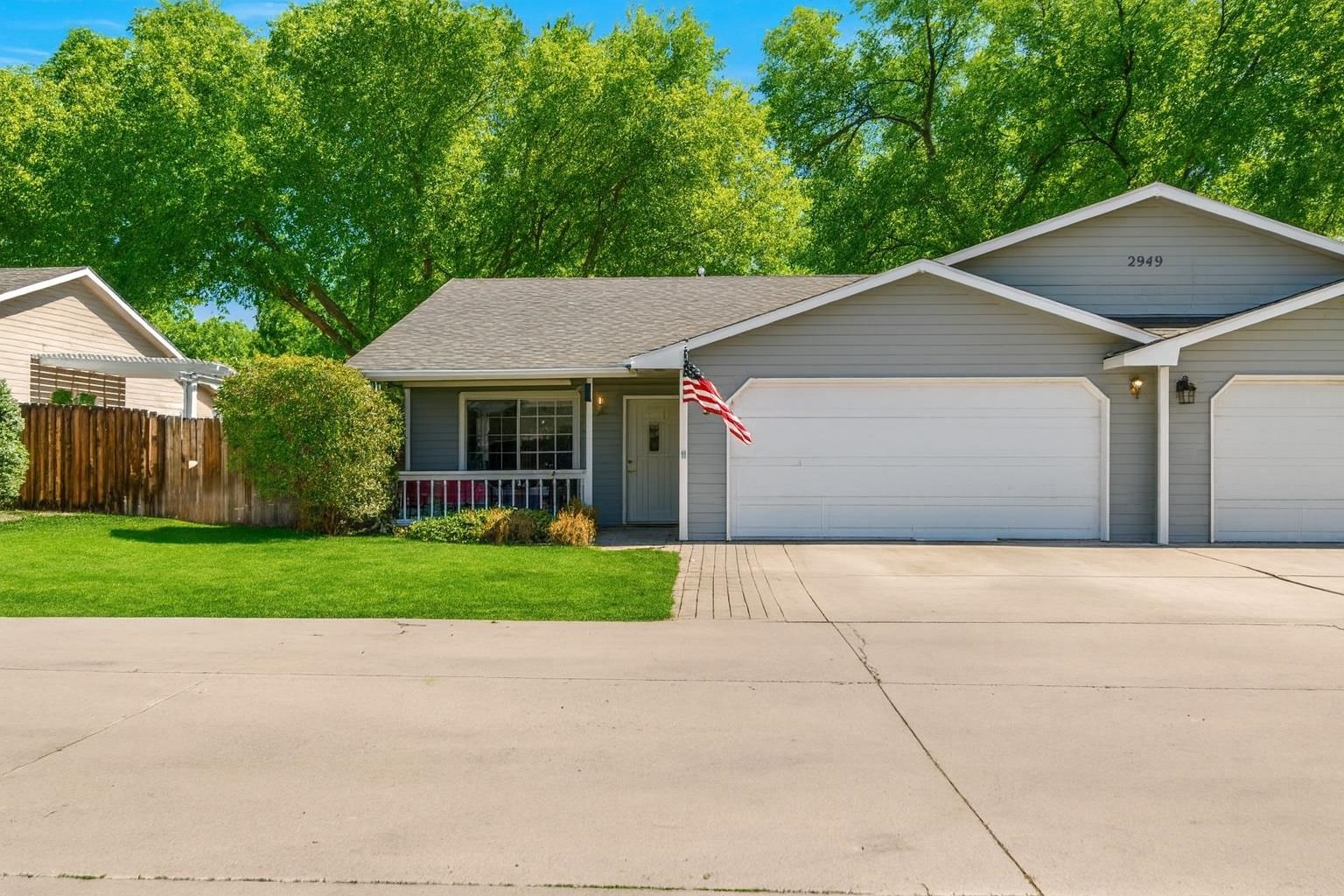 2949 Bunting Avenue Property Photo 1