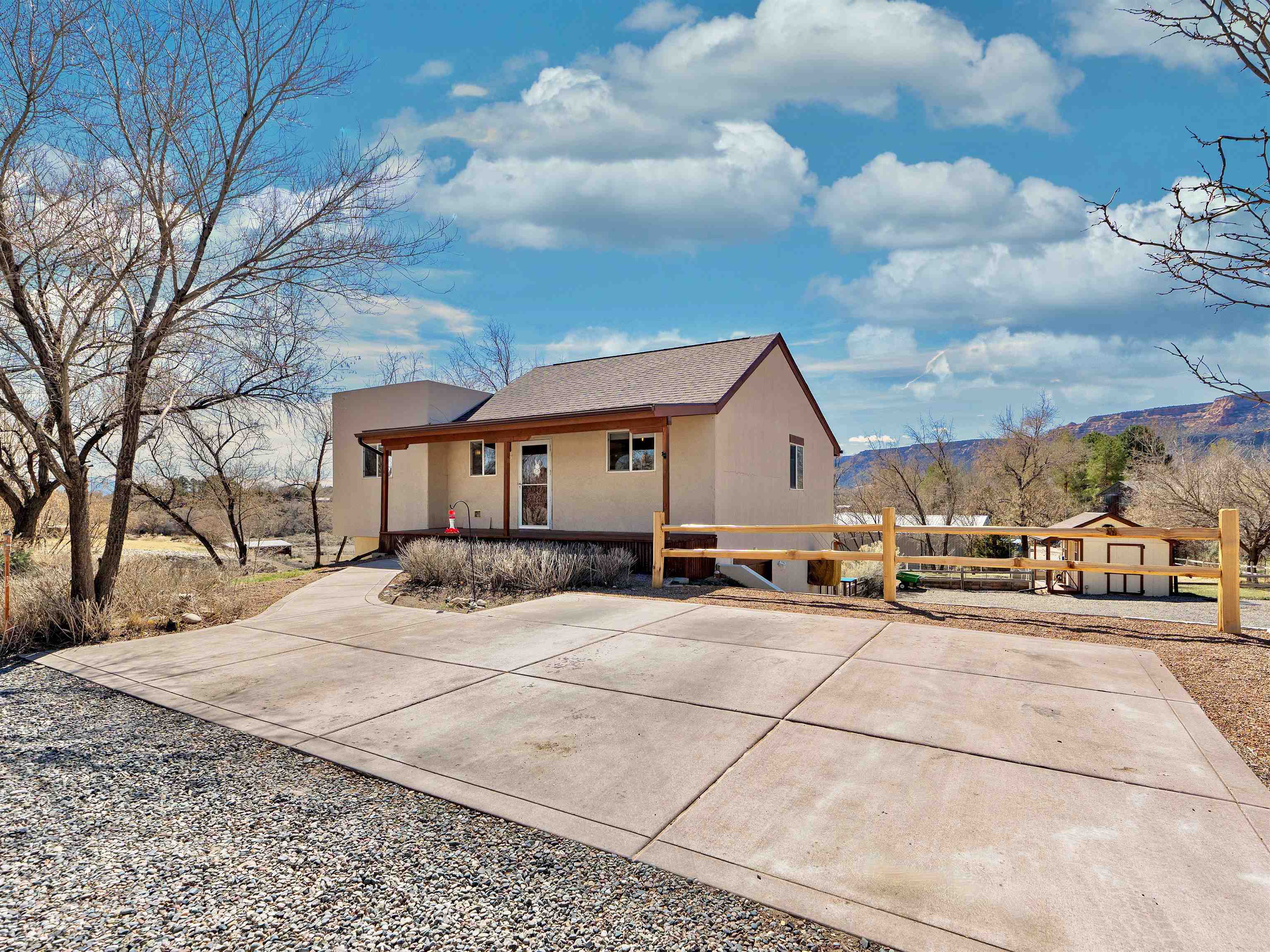 2097 Hodesha Way Property Photo 1