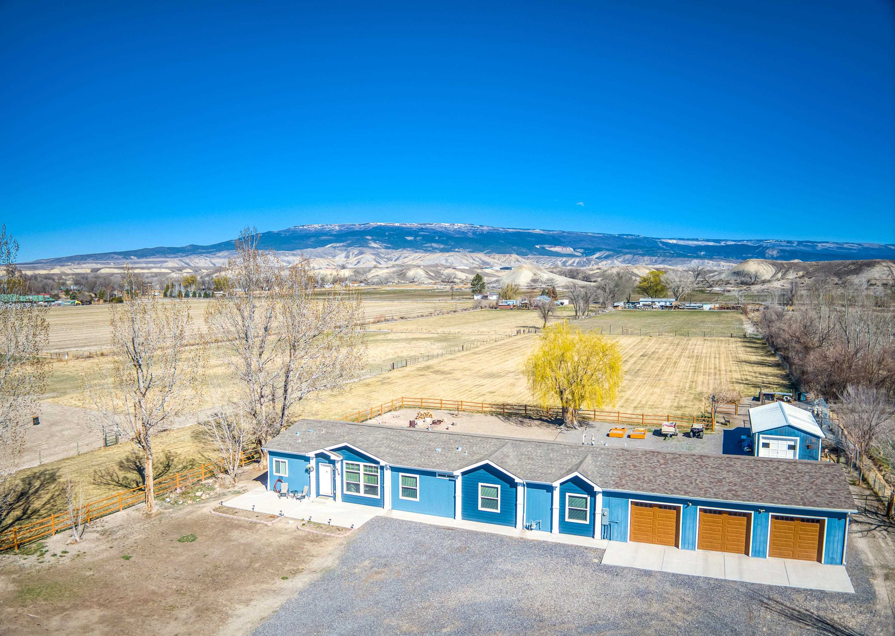 1638 H 75 Road Property Photo 1