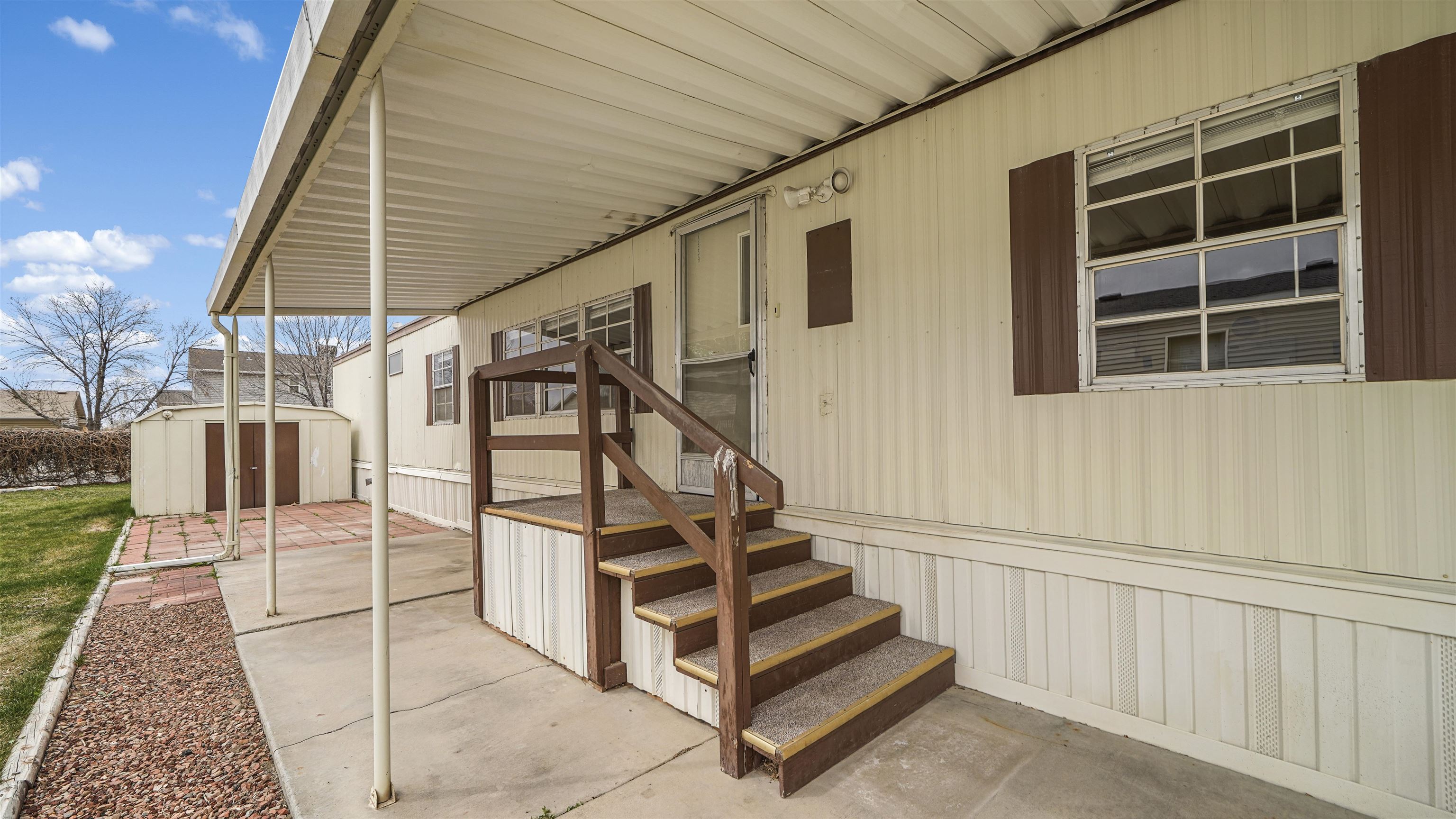 3251 E Road Property Photo 2