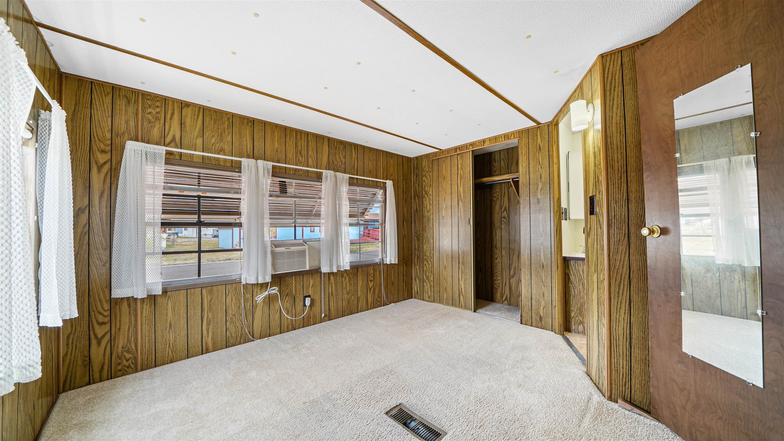 3251 E Road Property Photo 10