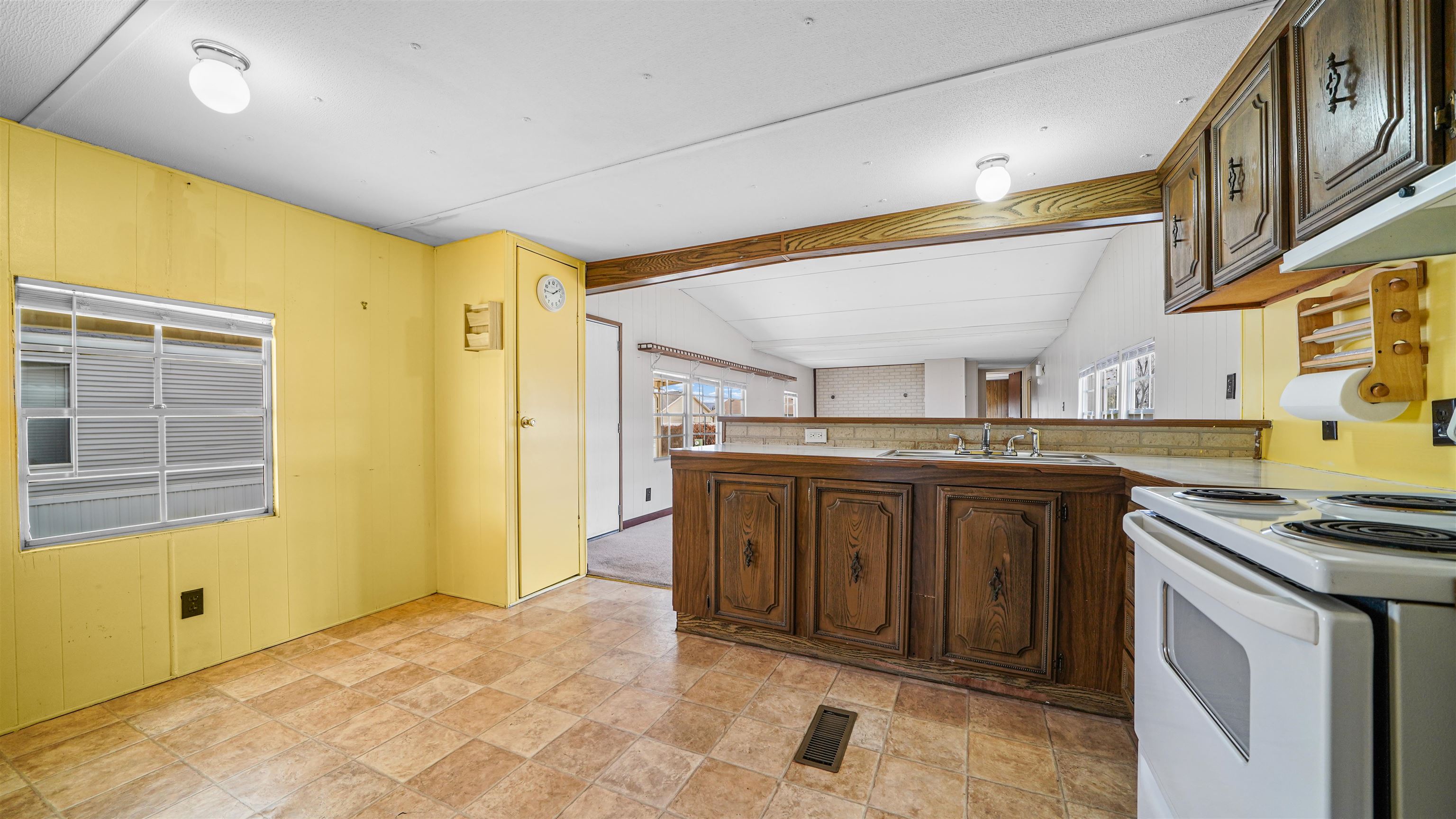 3251 E Road Property Photo 13