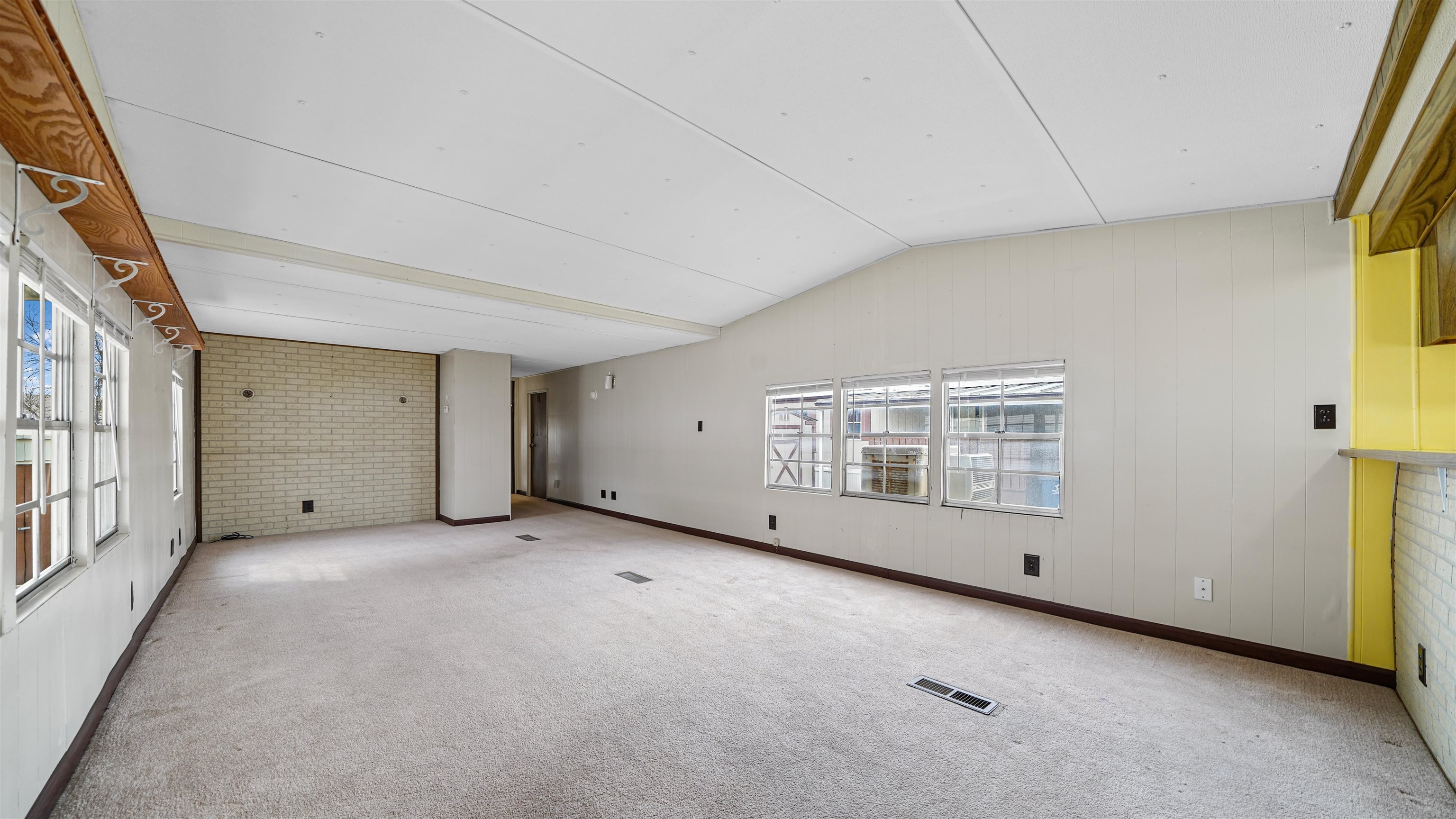 3251 E Road Property Photo 15