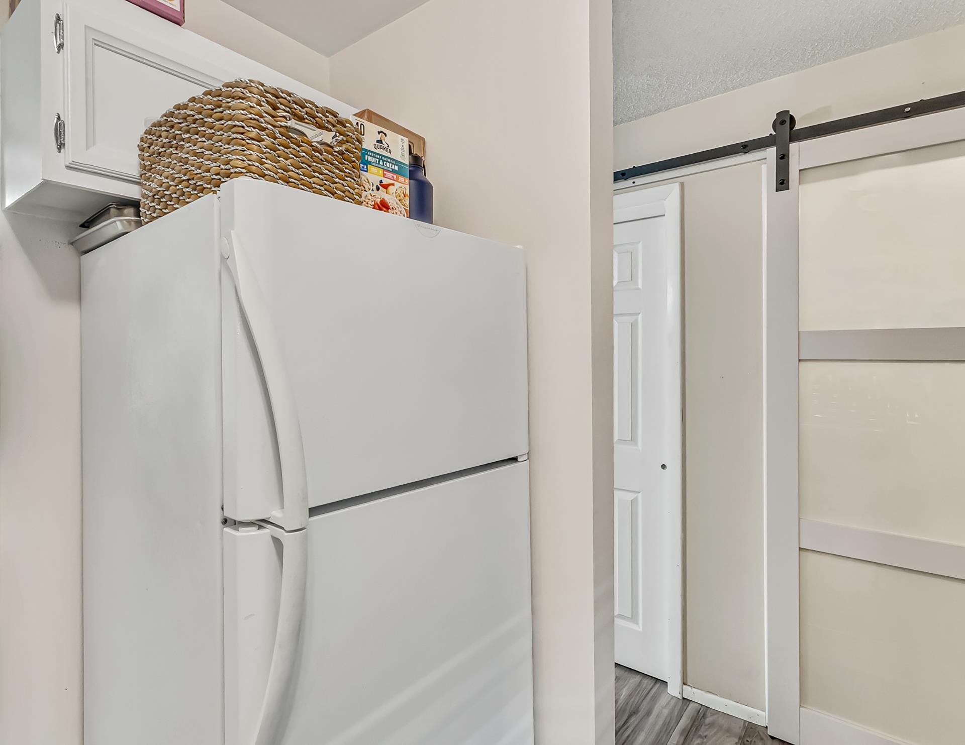 3231 Lakeside Drive Property Photo 3