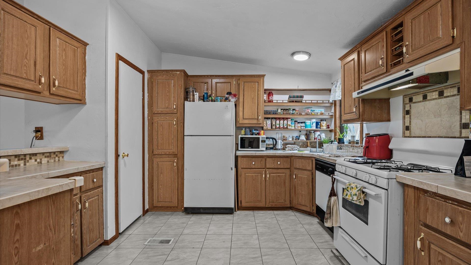 920 S 16 1/2 Road Property Photo 12
