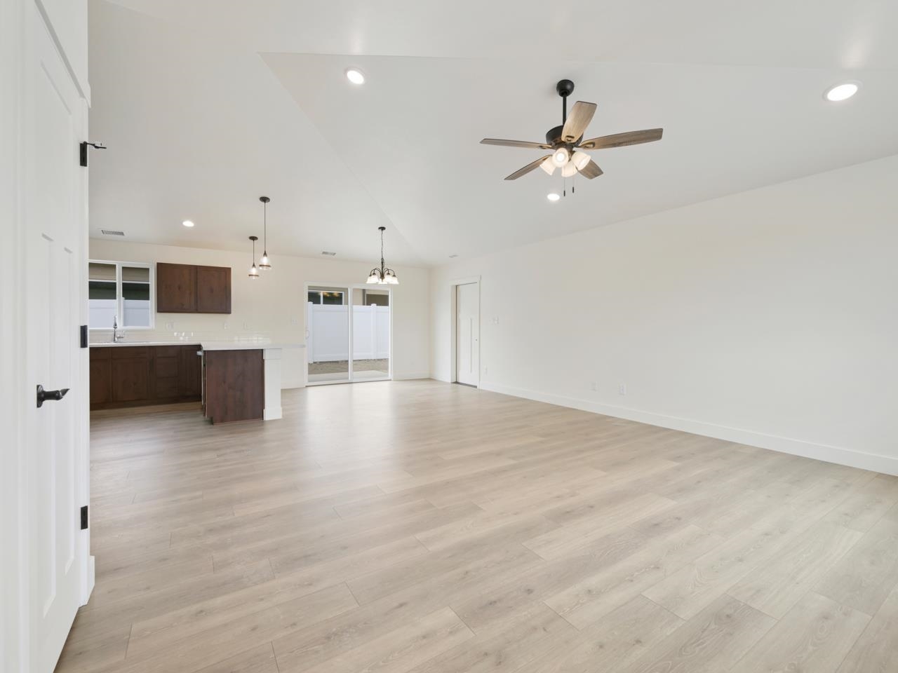 418 Steven Creek Street Property Photo 2