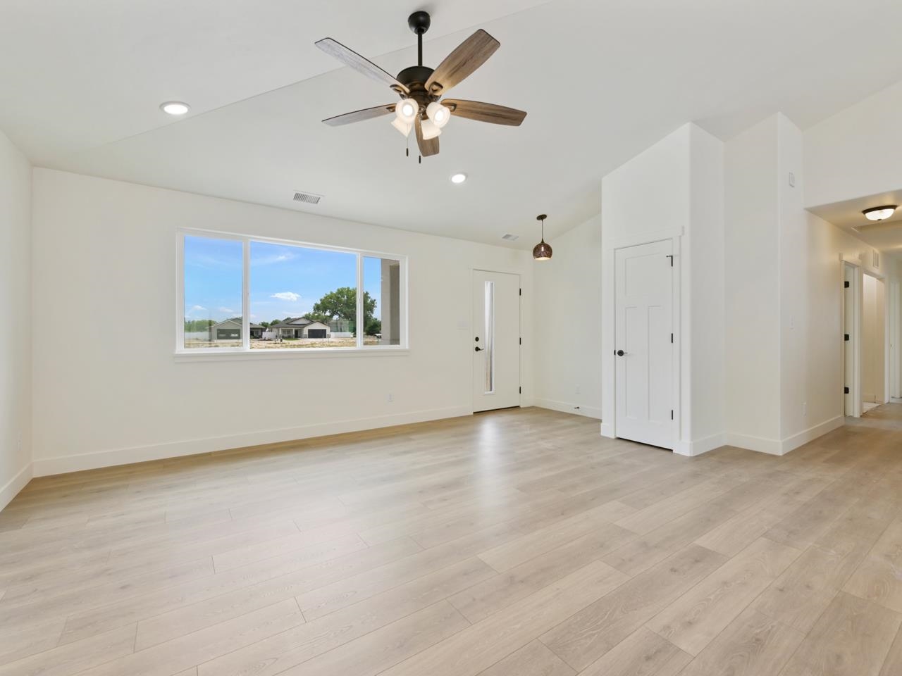 418 Steven Creek Street Property Photo 5