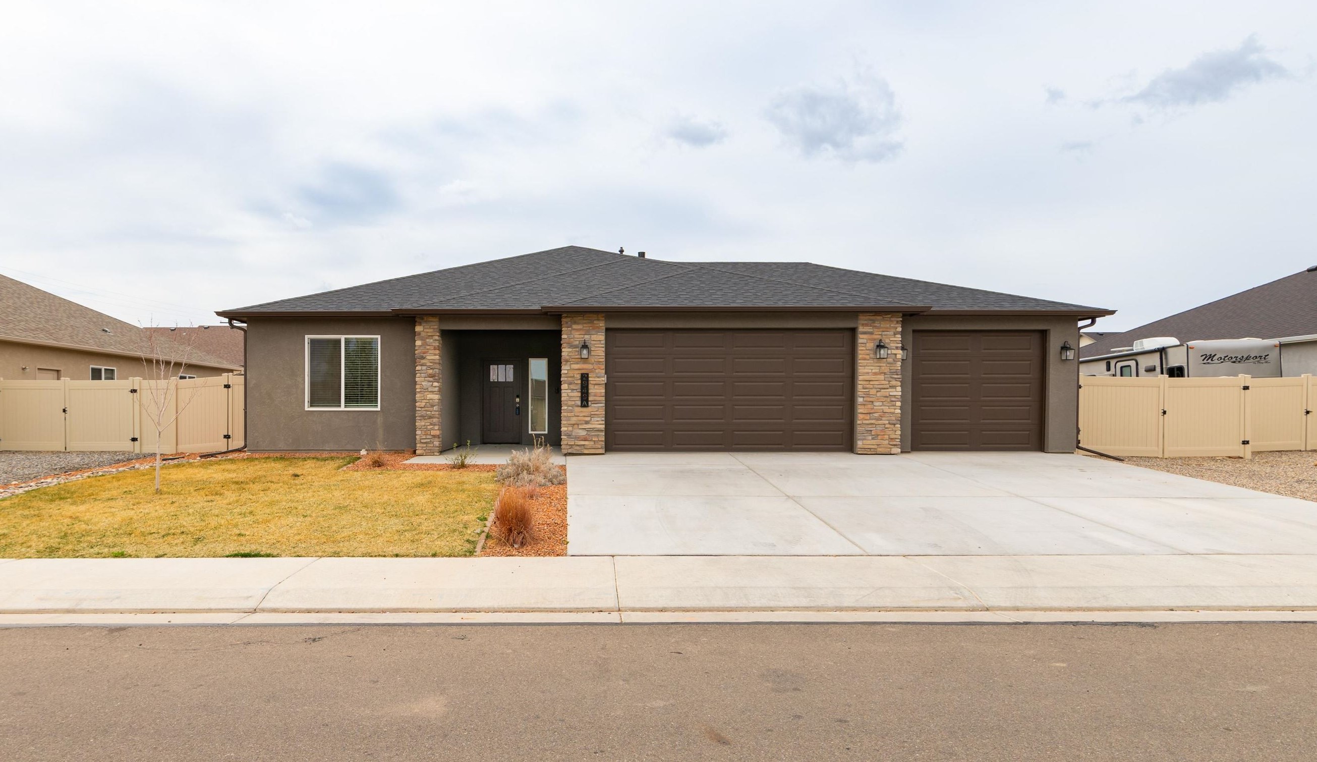 2949 Rhonda Lee Road Property Photo 1