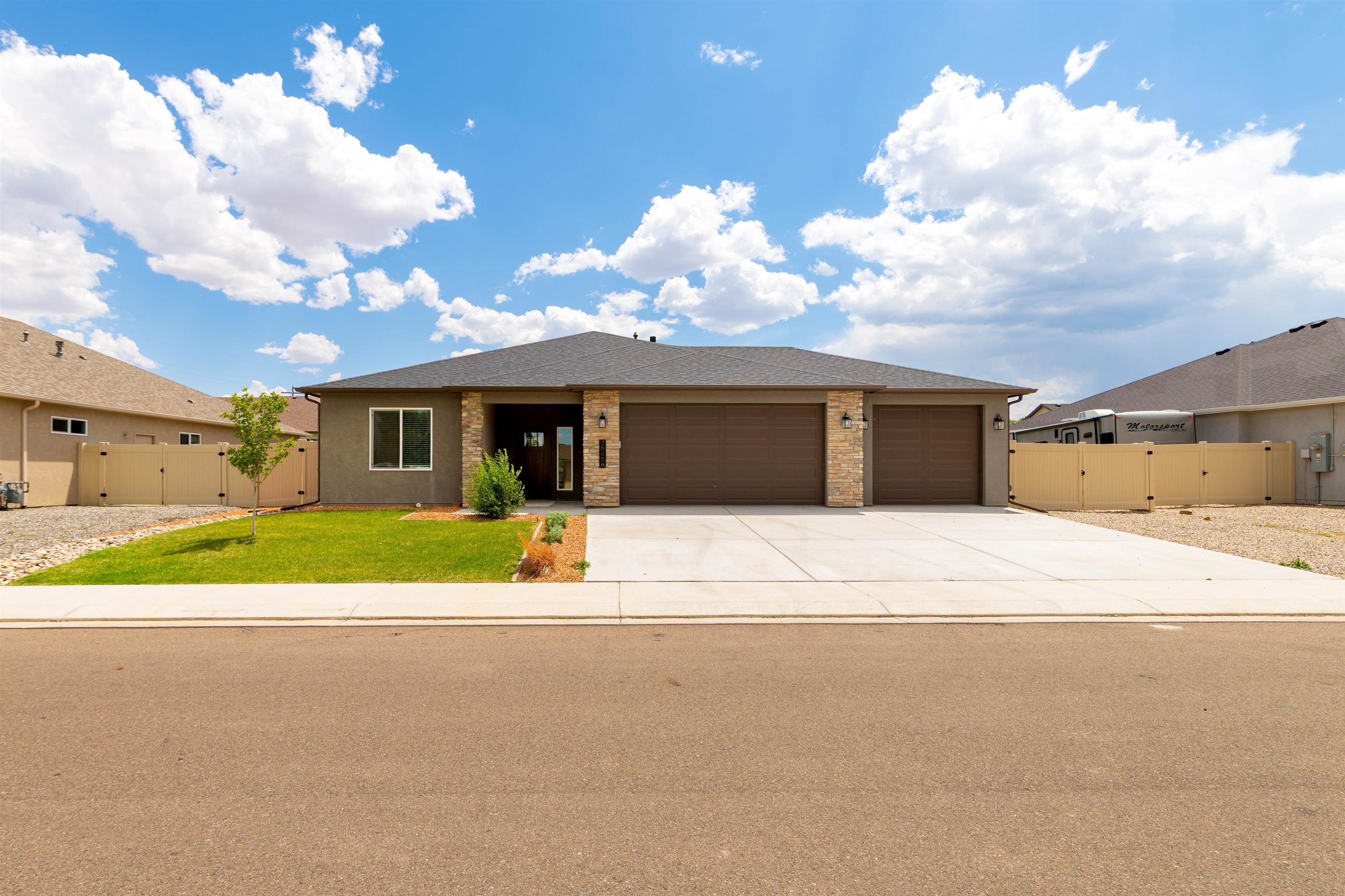 2949 Ronda Lee Road Property Photo 1
