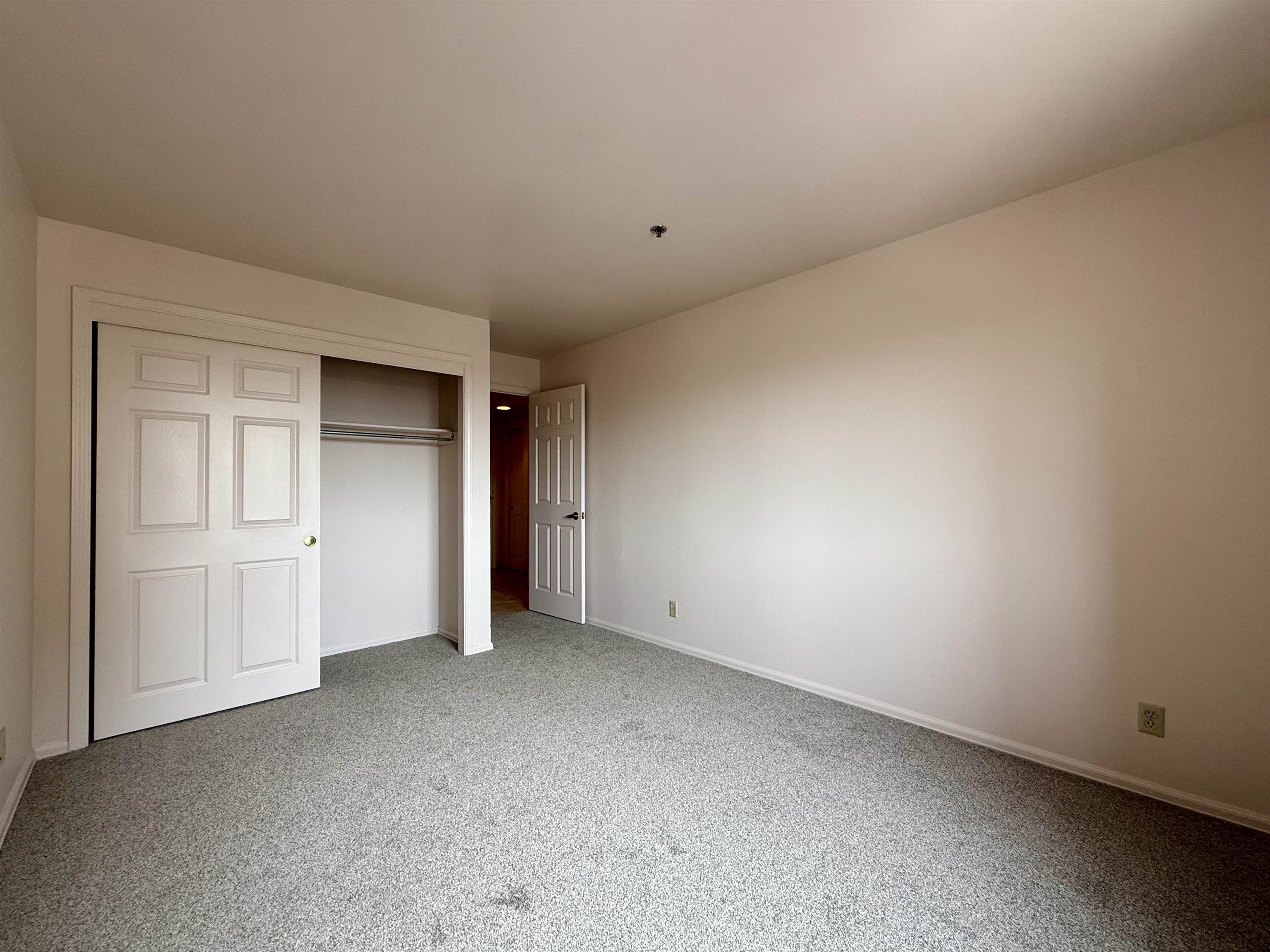 1111 Horizon Drive Property Photo 5