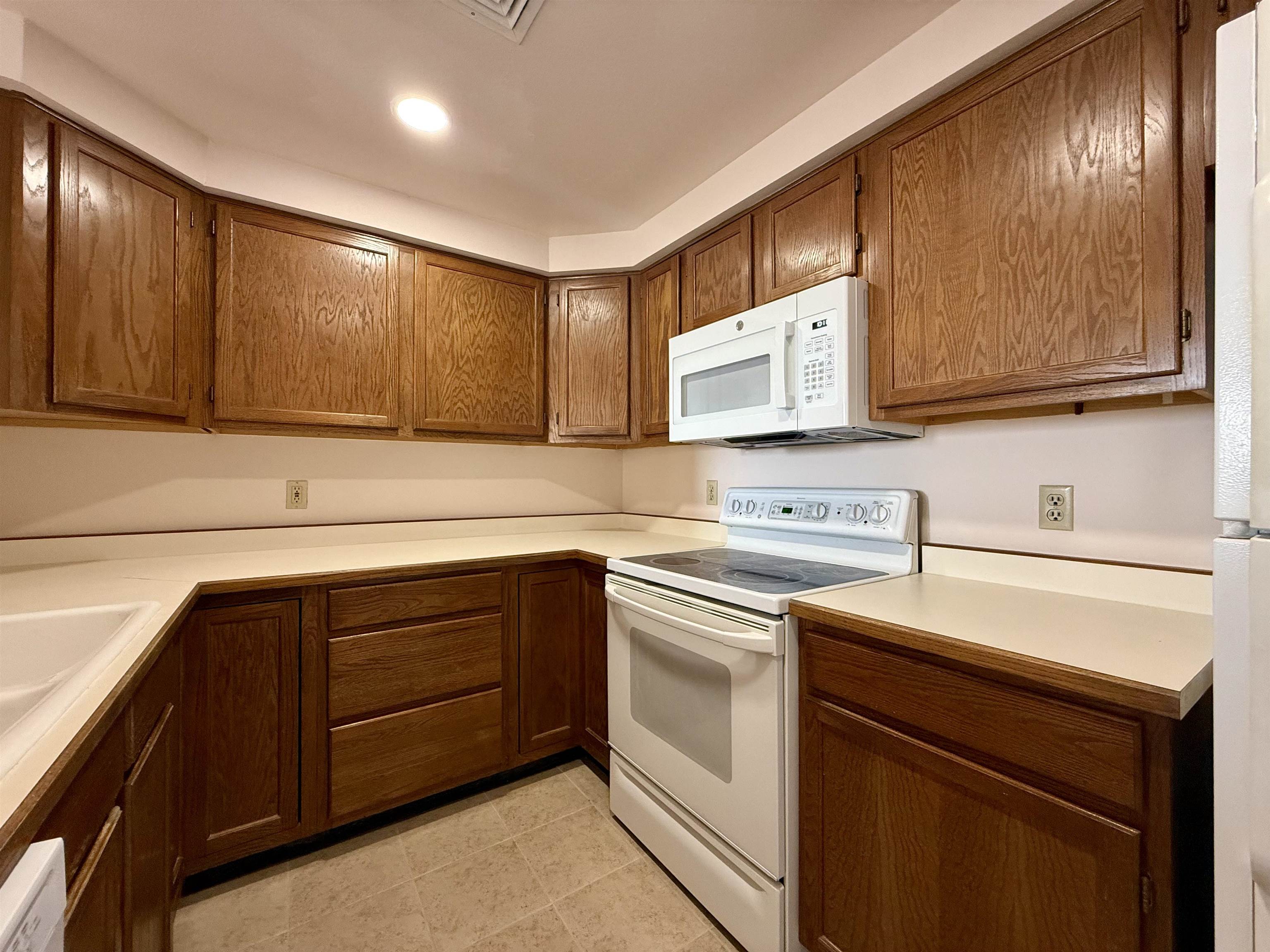 1111 Horizon Drive Property Photo 10