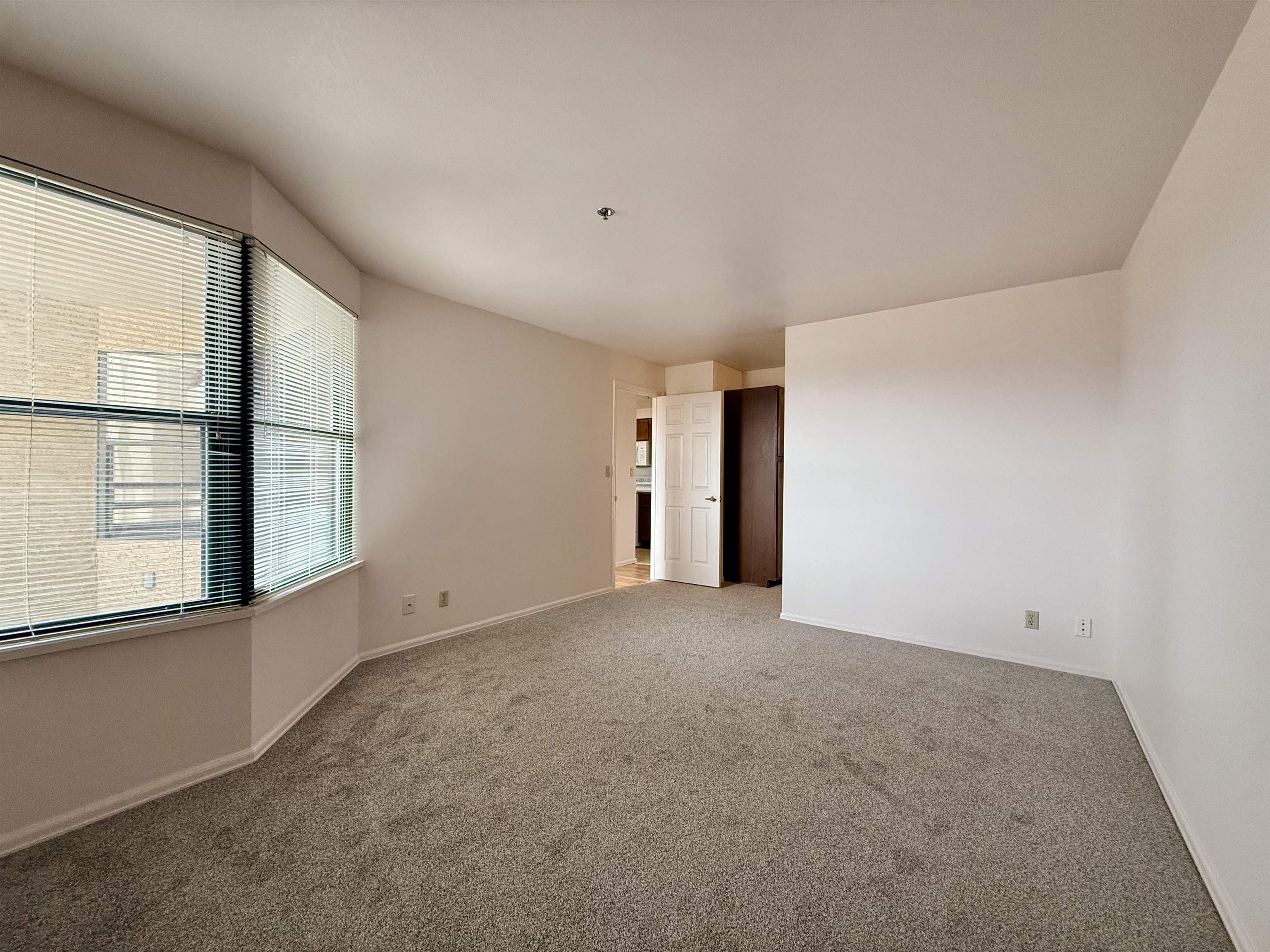1111 Horizon Drive Property Photo 15