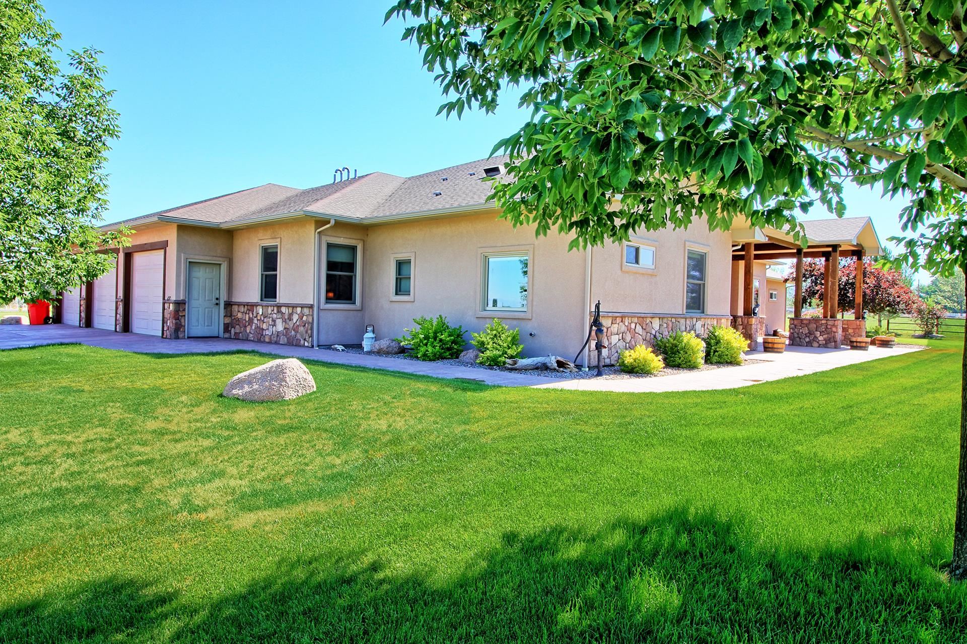 971 24 Road Property Photo