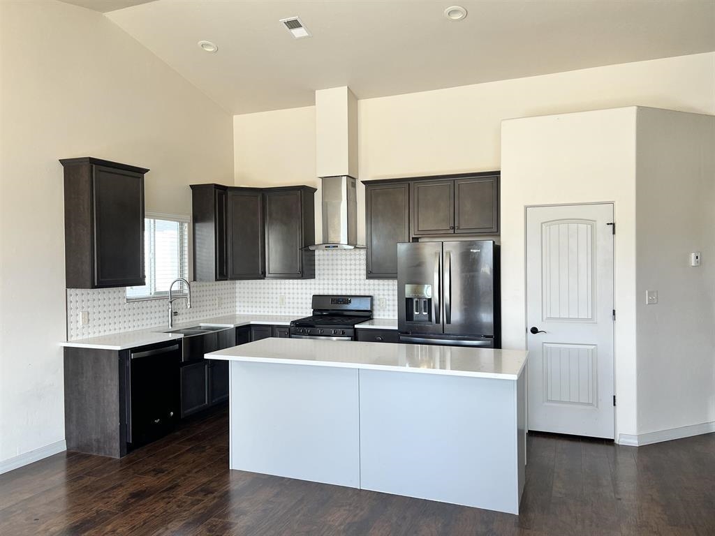 589 Teatro Court Property Photo 4