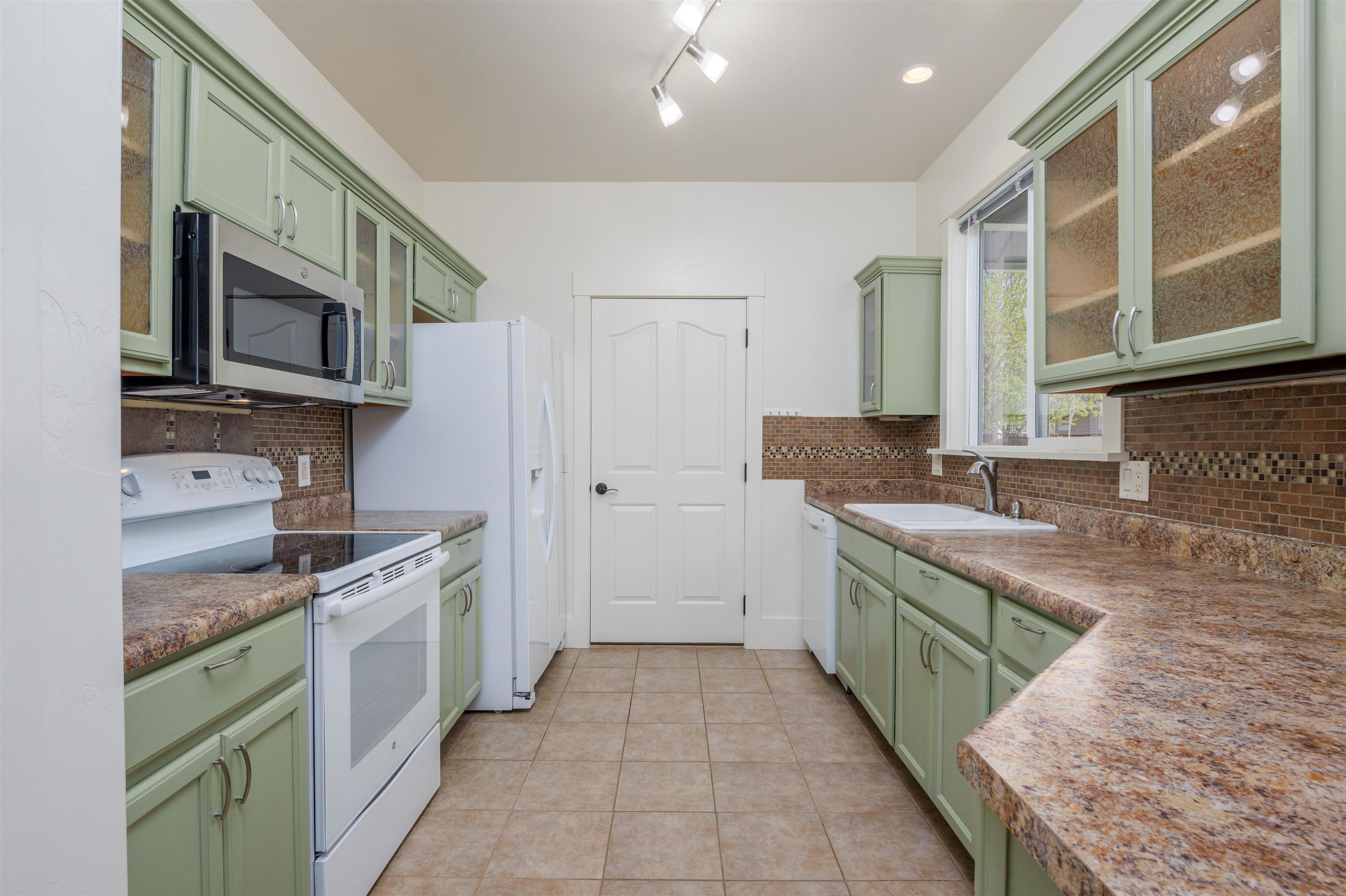 1112 Sunrose Lane Property Photo 5