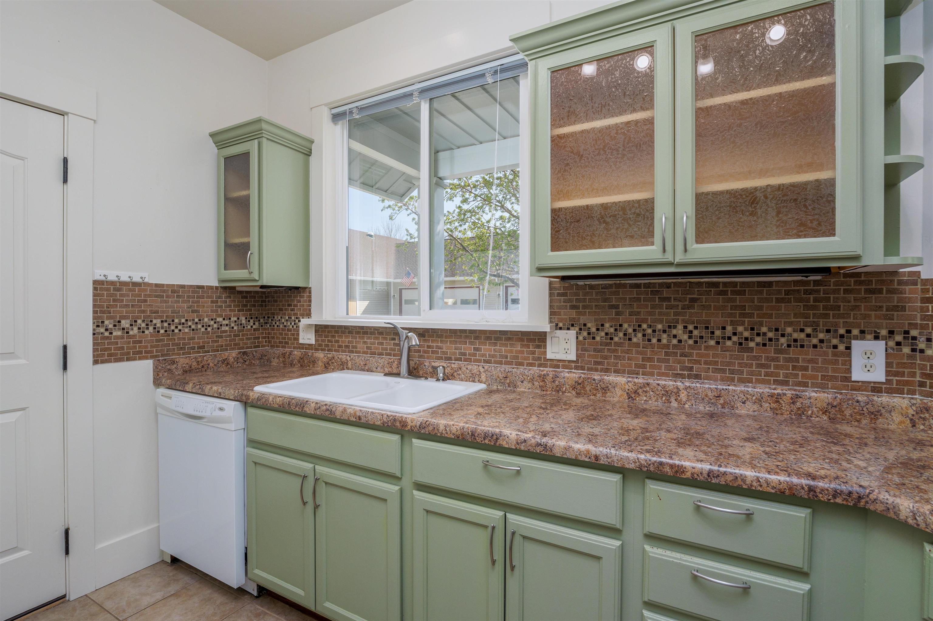 1112 Sunrose Lane Property Photo 6