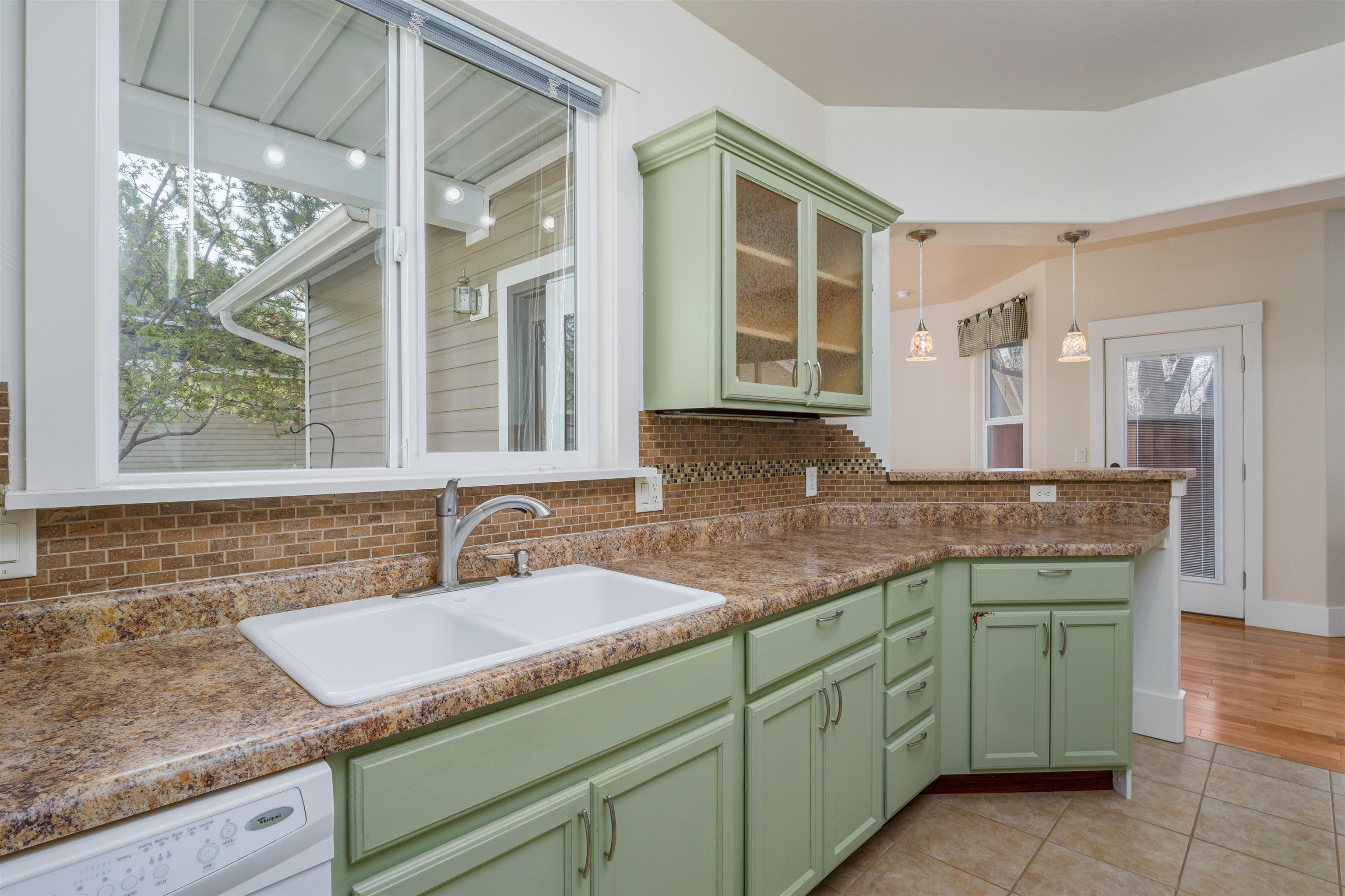 1112 Sunrose Lane Property Photo 8