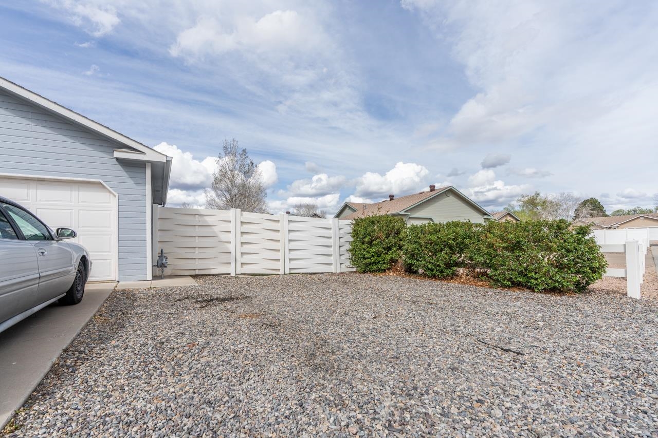 3152 Forrest Way Property Photo 4
