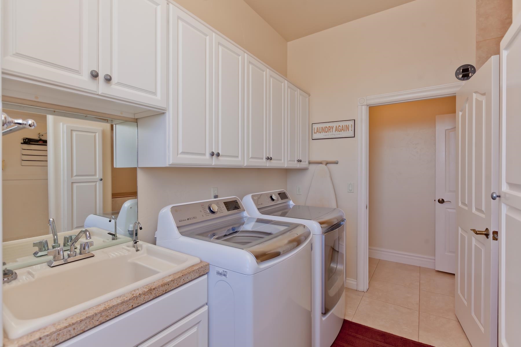 722 Washington Court Property Photo 36