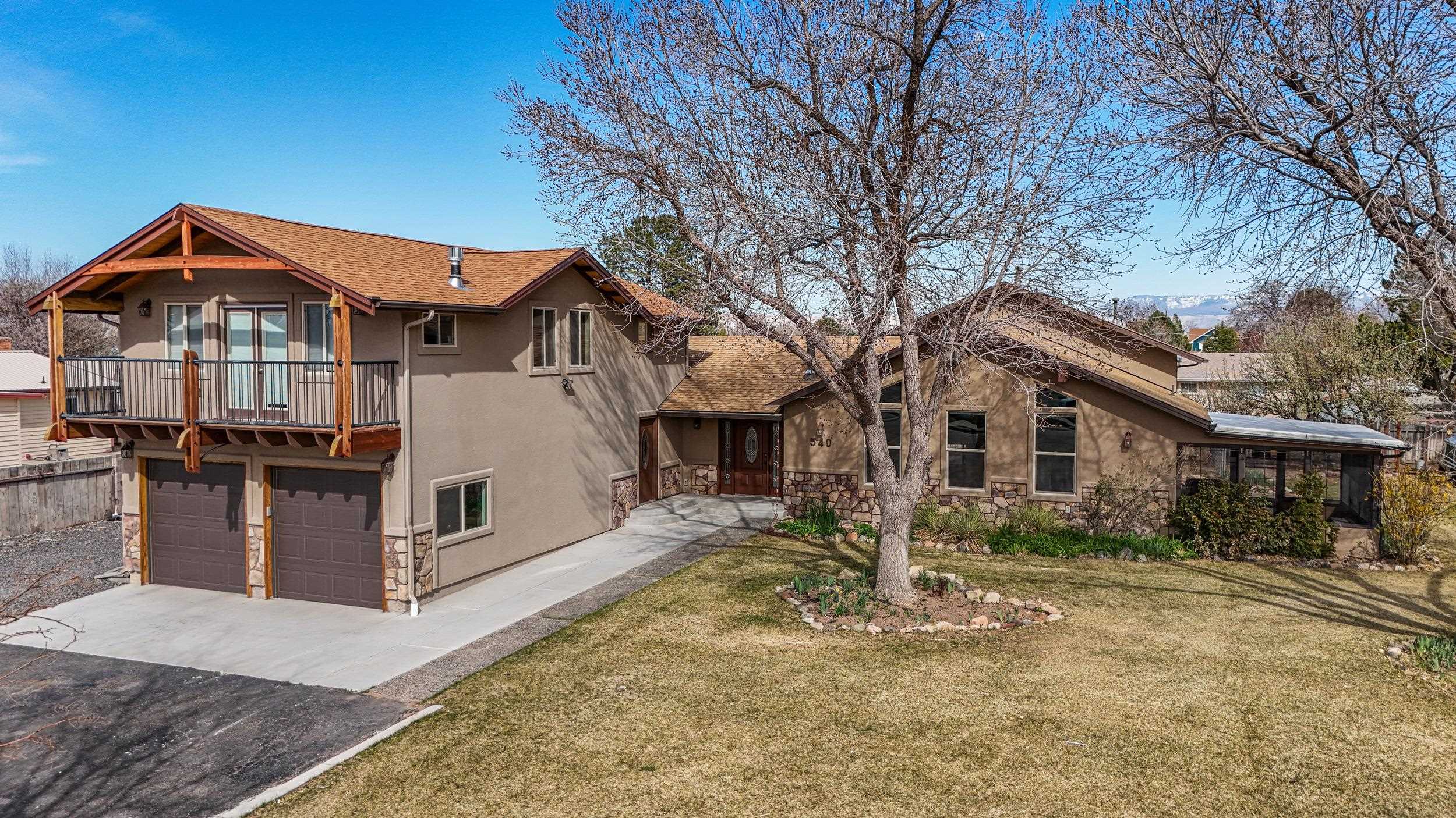 540 Village Way Property Photo