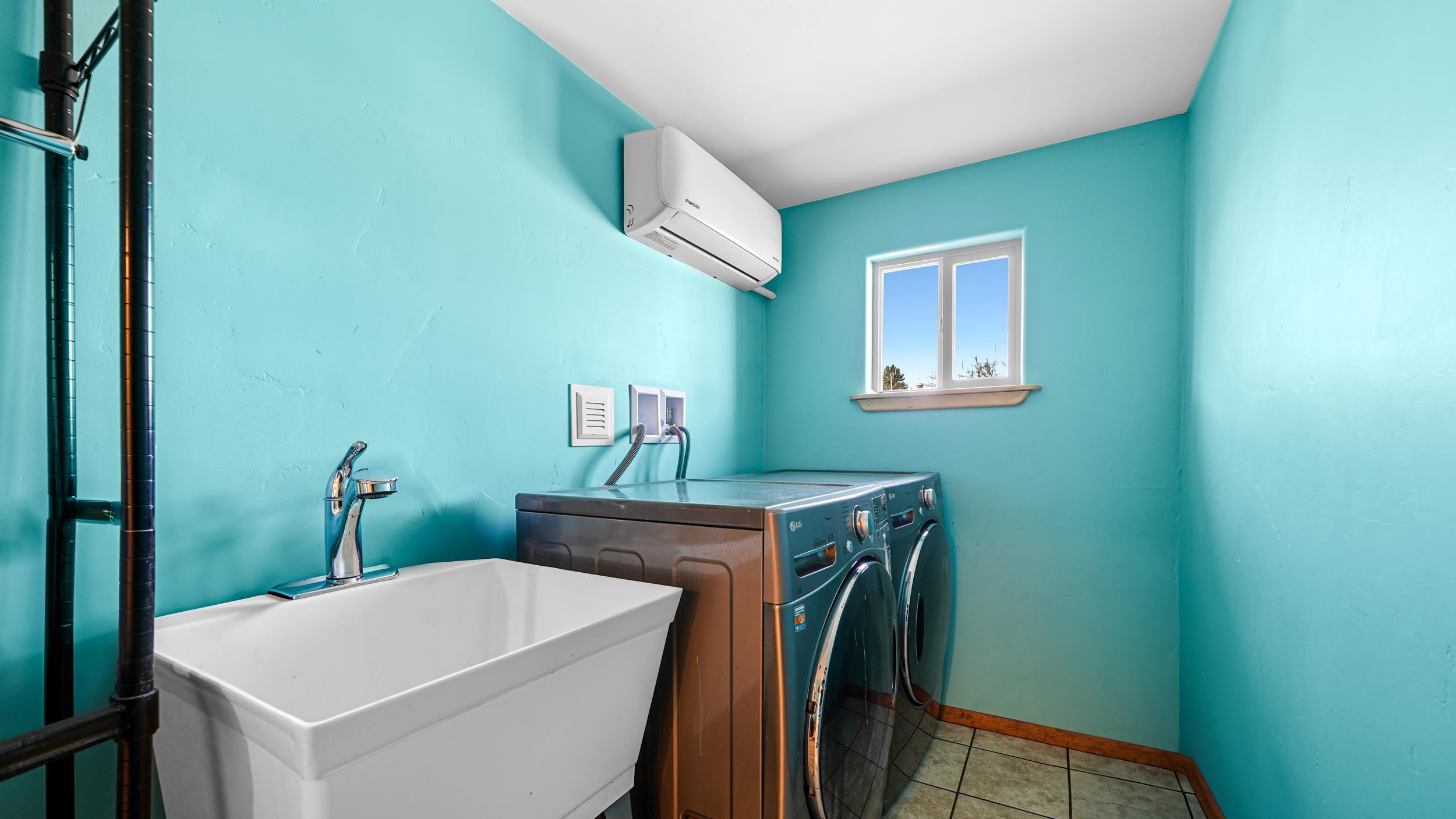 540 Village Way Property Photo 5
