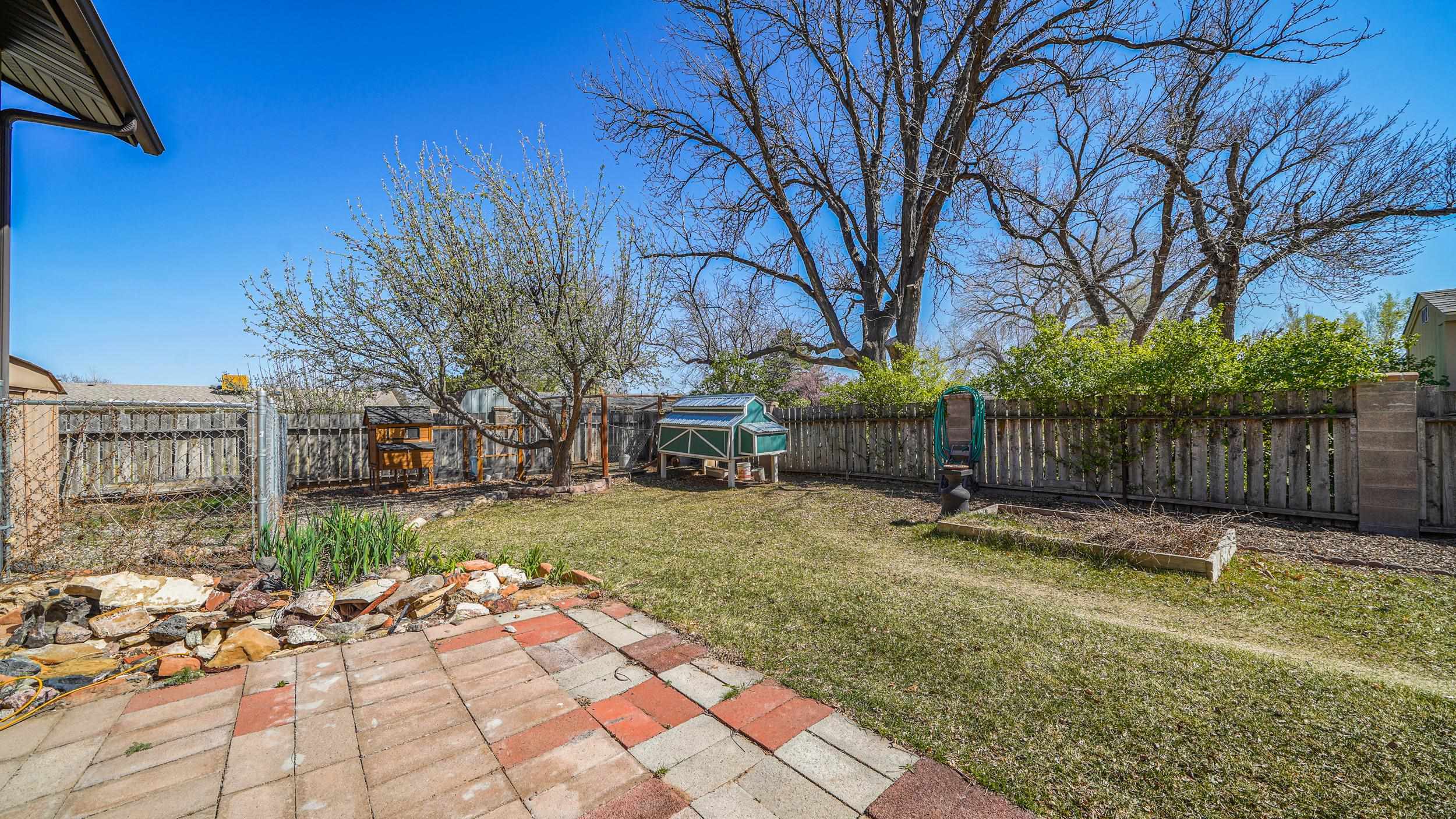 540 Village Way Property Photo 11