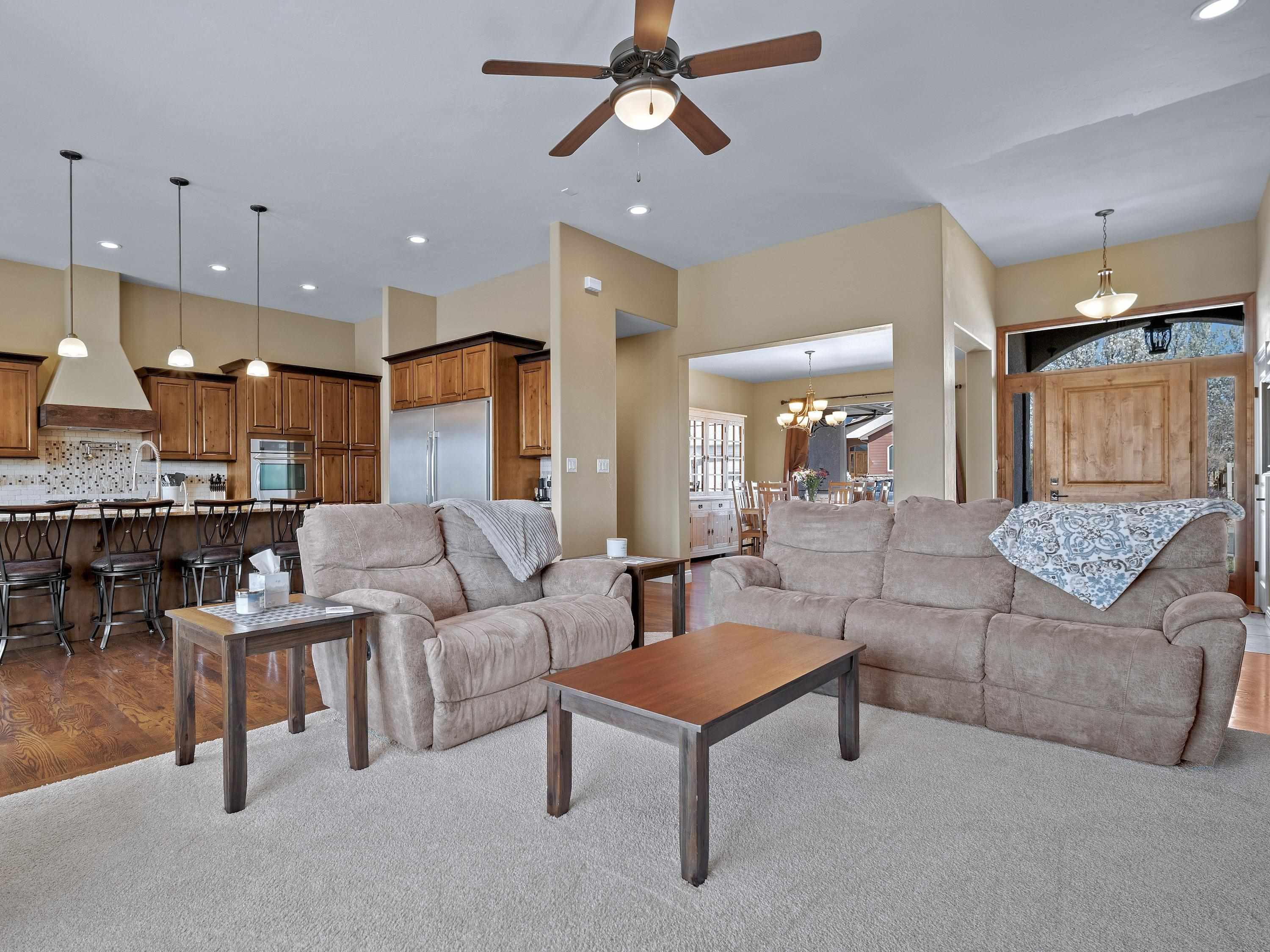 3318 Woodgate Drive Property Photo 3