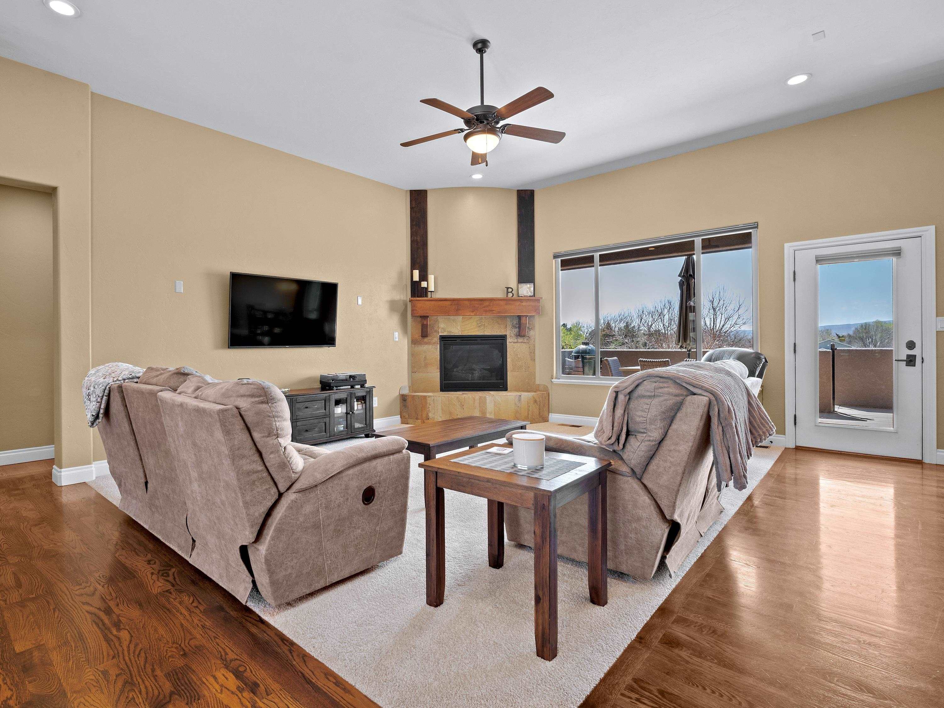 3318 Woodgate Drive Property Photo 4