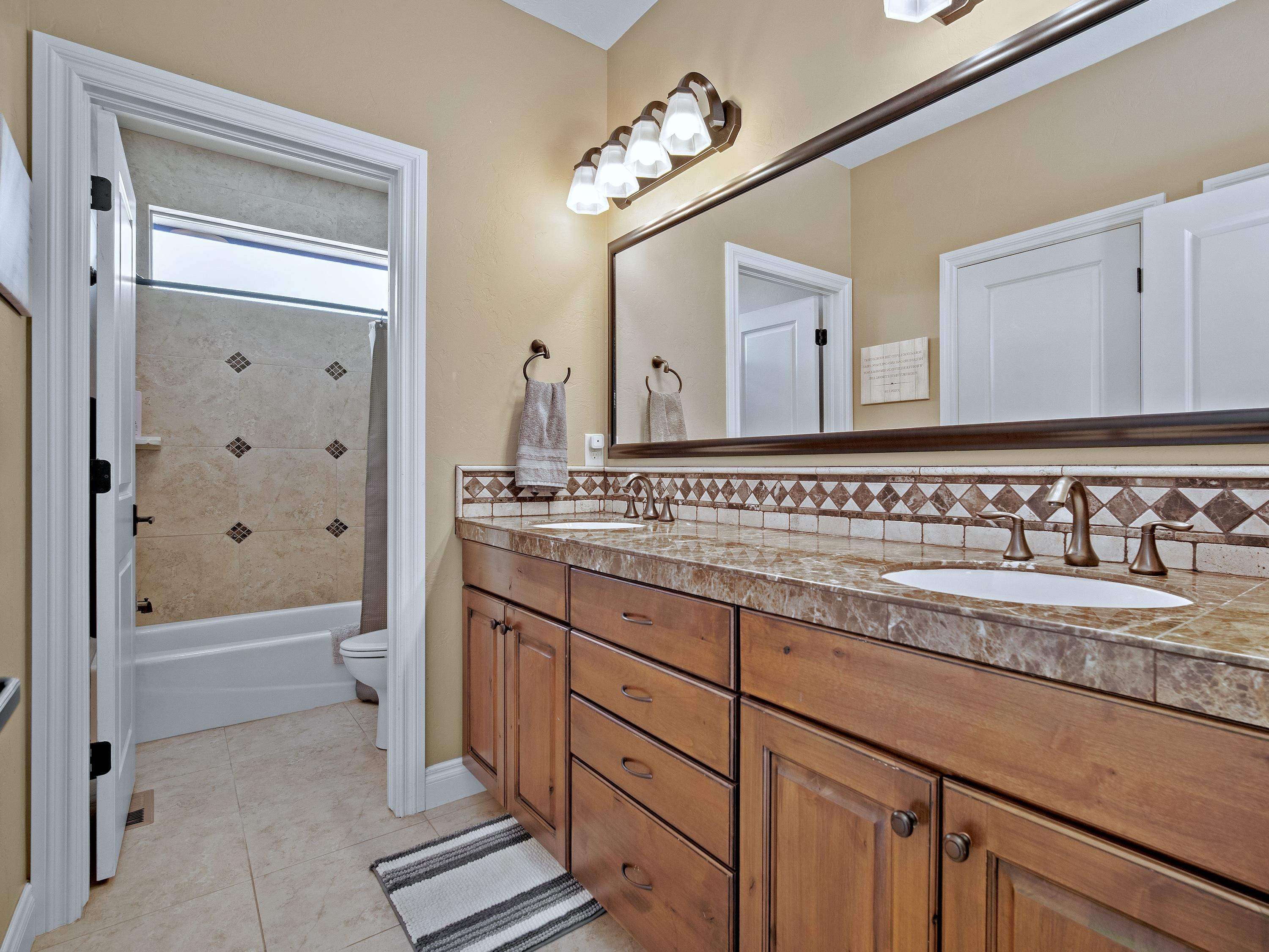 3318 Woodgate Drive Property Photo 16