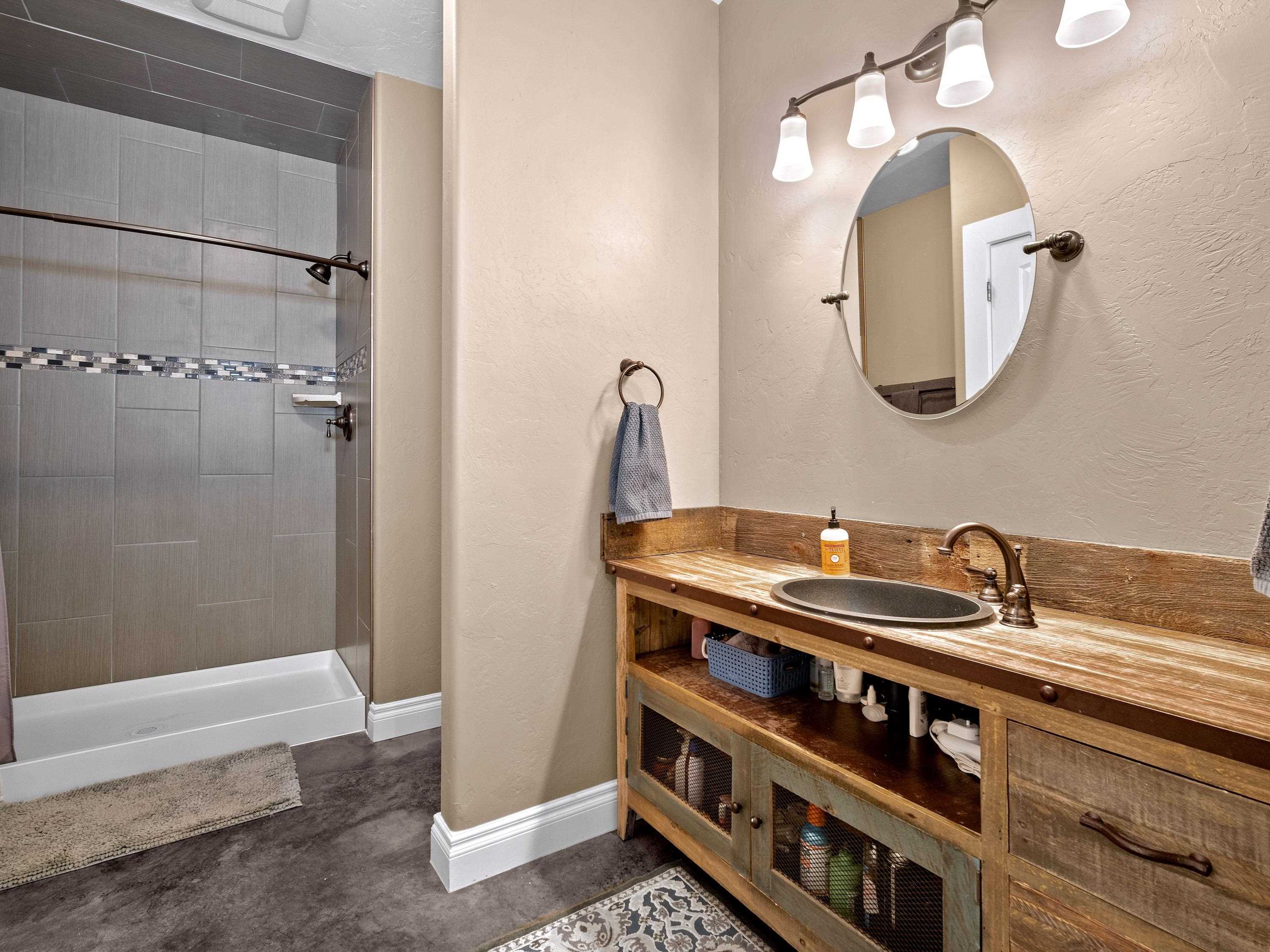 3318 Woodgate Drive Property Photo 24
