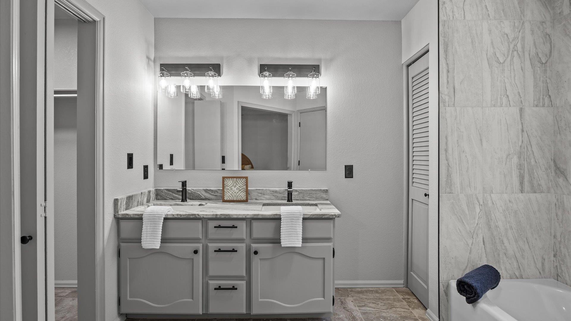 2938 E Erika Court Property Photo 15