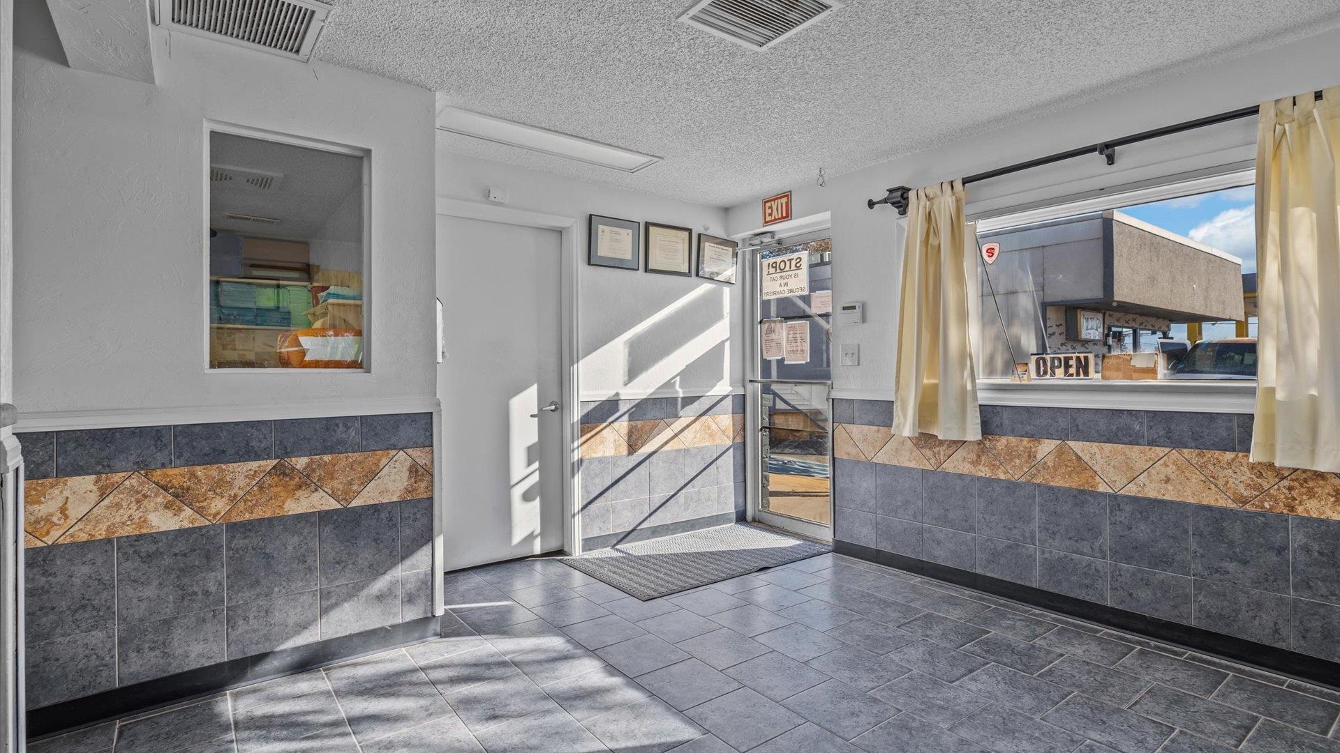 502 28 1/2 Road Property Photo 6