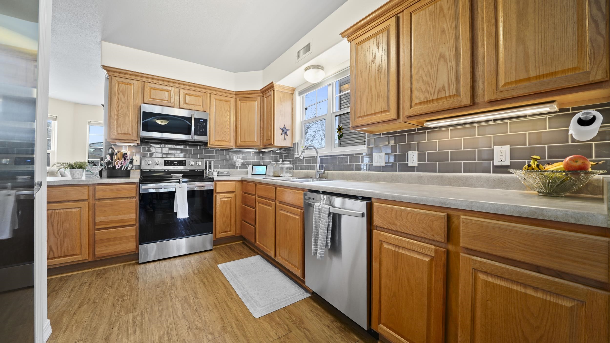 1248 Inverness Way Property Photo 7