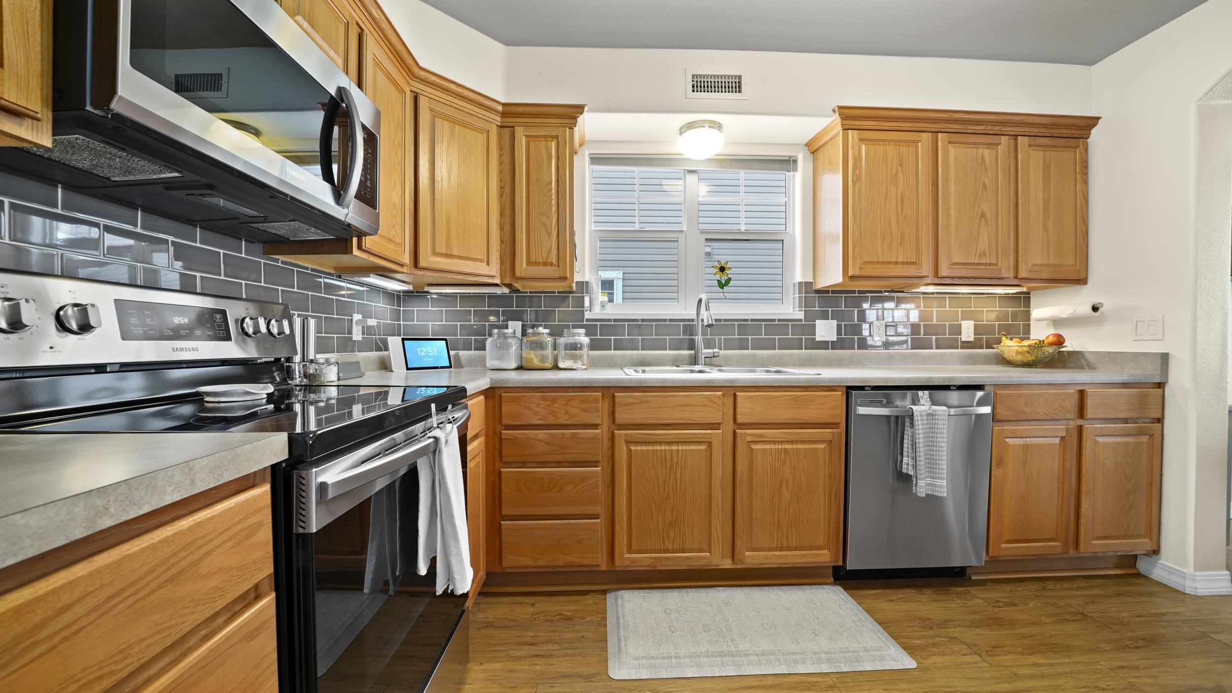 1248 Inverness Way Property Photo 8