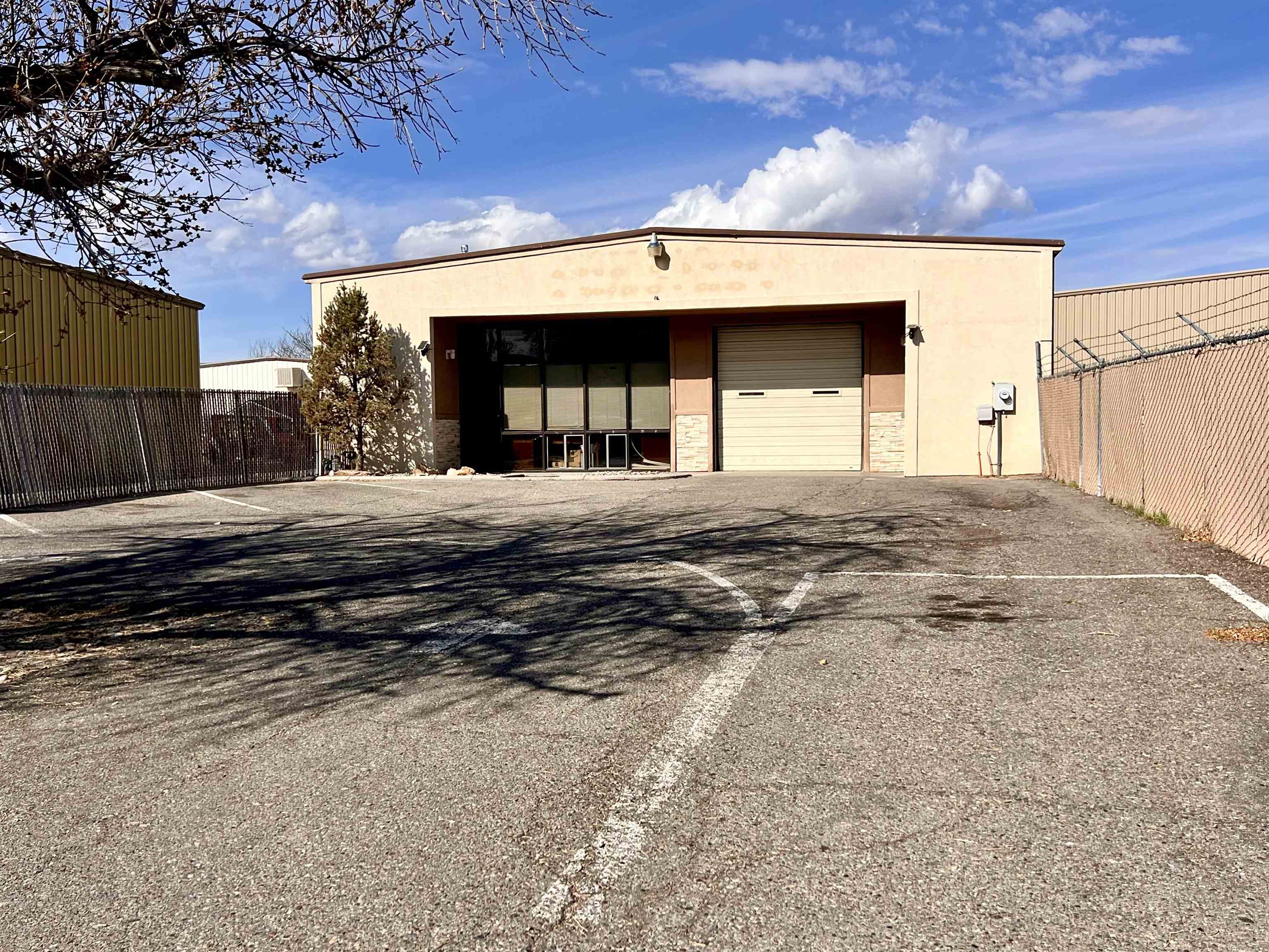 579 1/2 N Commercial Drive Property Photo 1