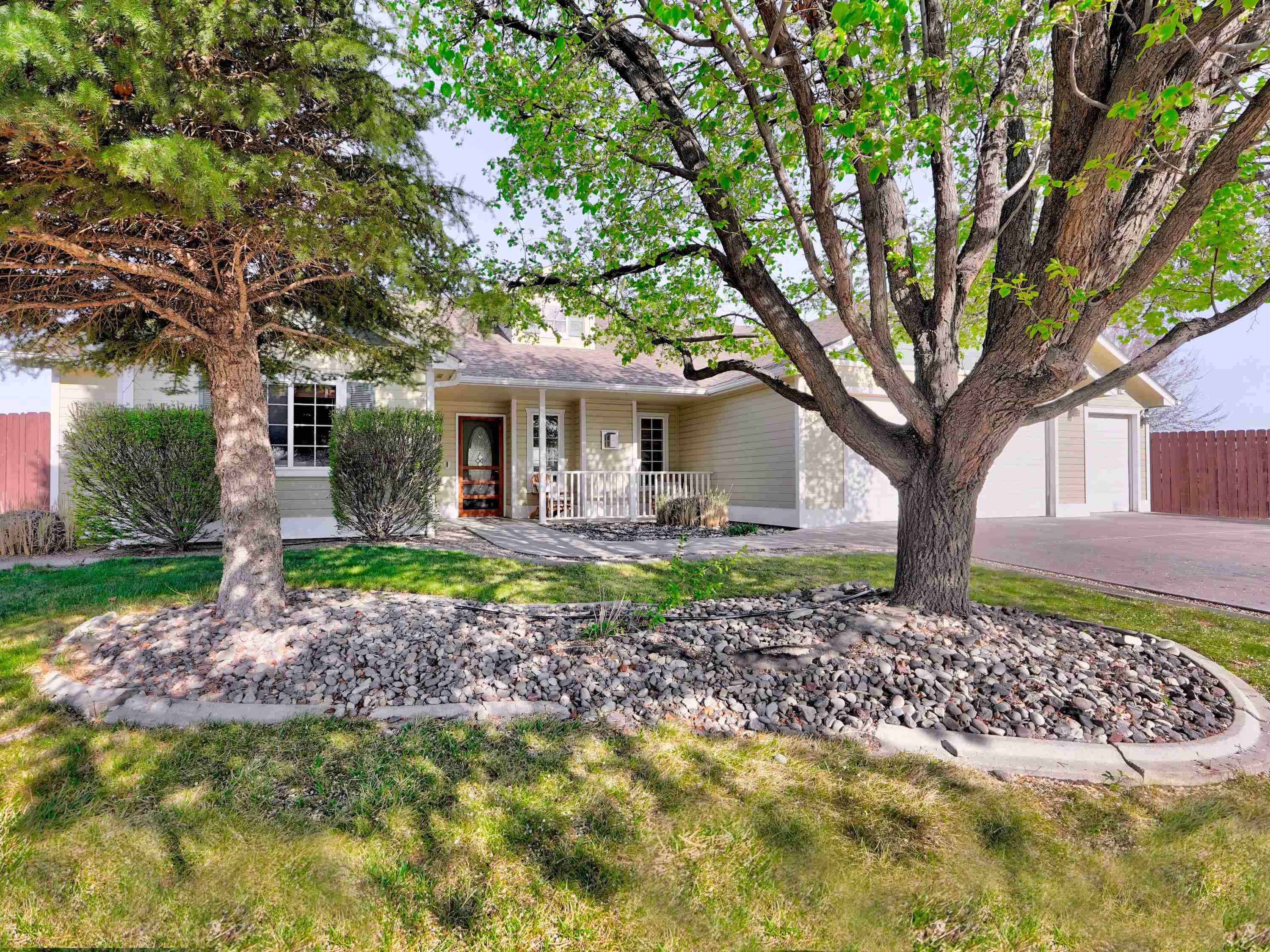 763 Cambridge Court Property Photo