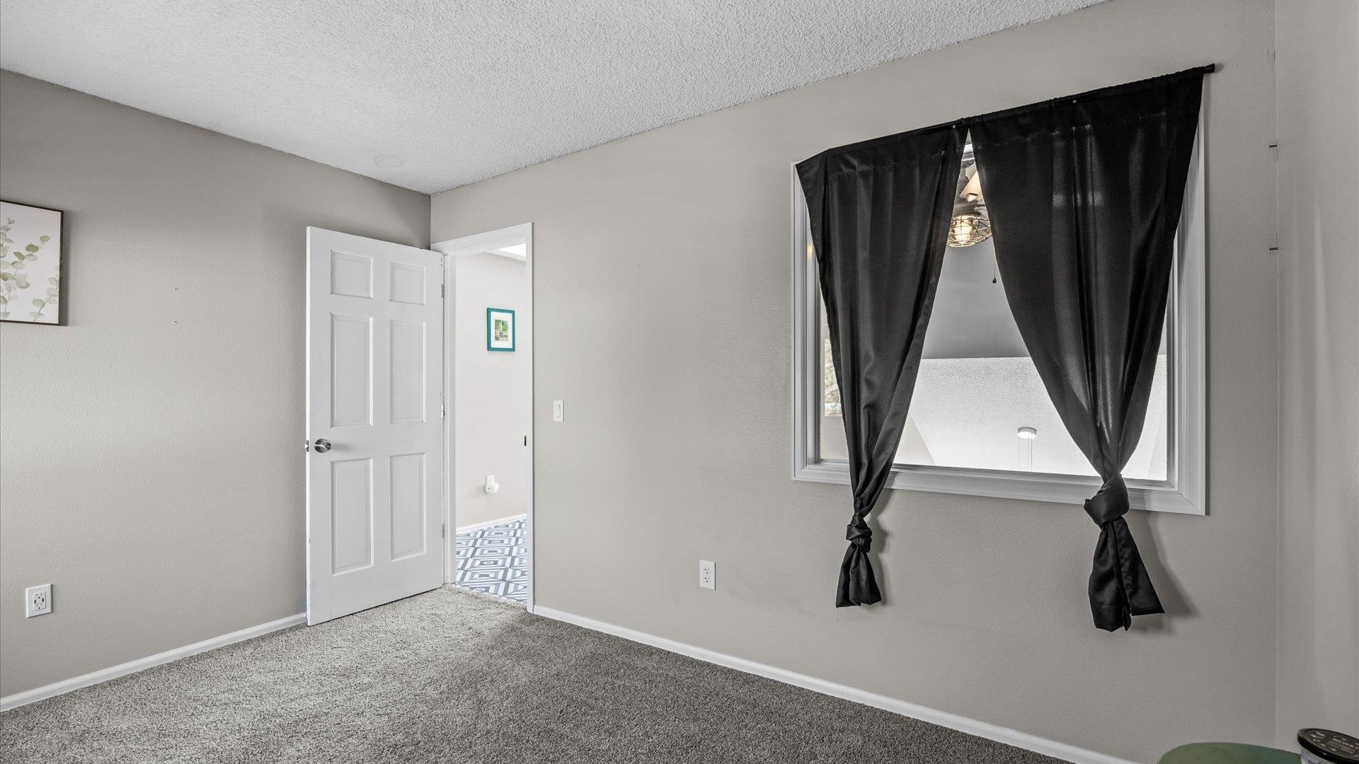 2059 S Broadway Property Photo 28