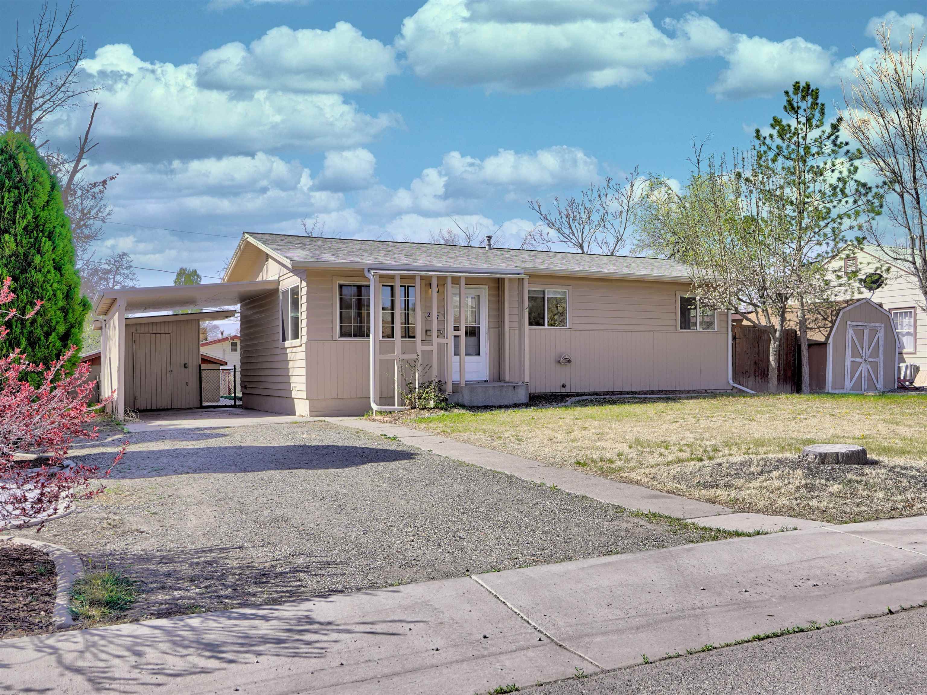 2117 Manor Avenue Property Photo 1
